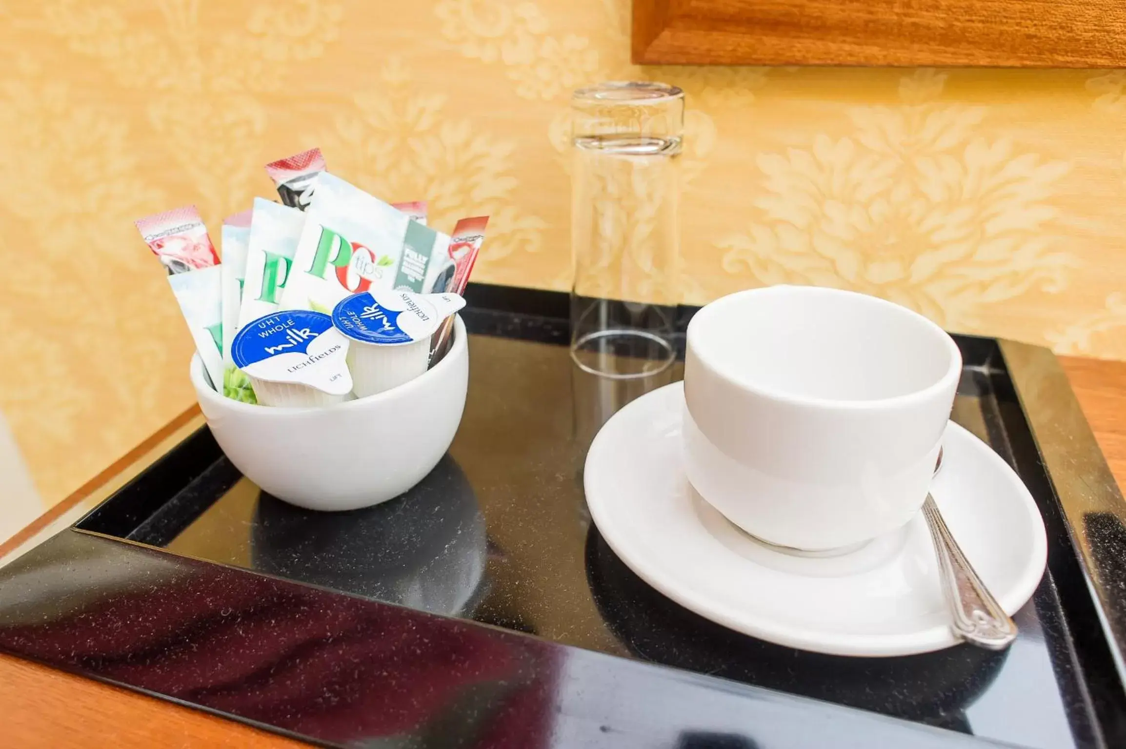 Coffee/tea facilities in Avonmore Hotel