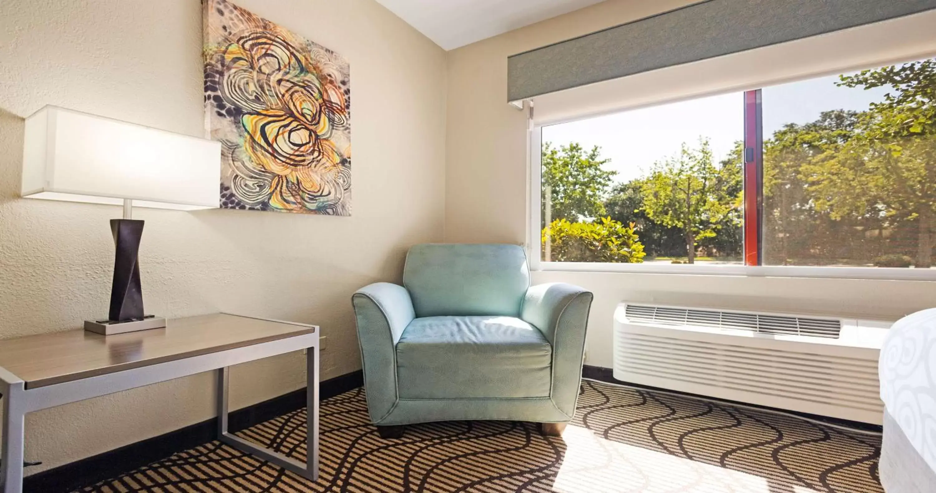 Bedroom, Seating Area in Best Western Heritage Inn Chico