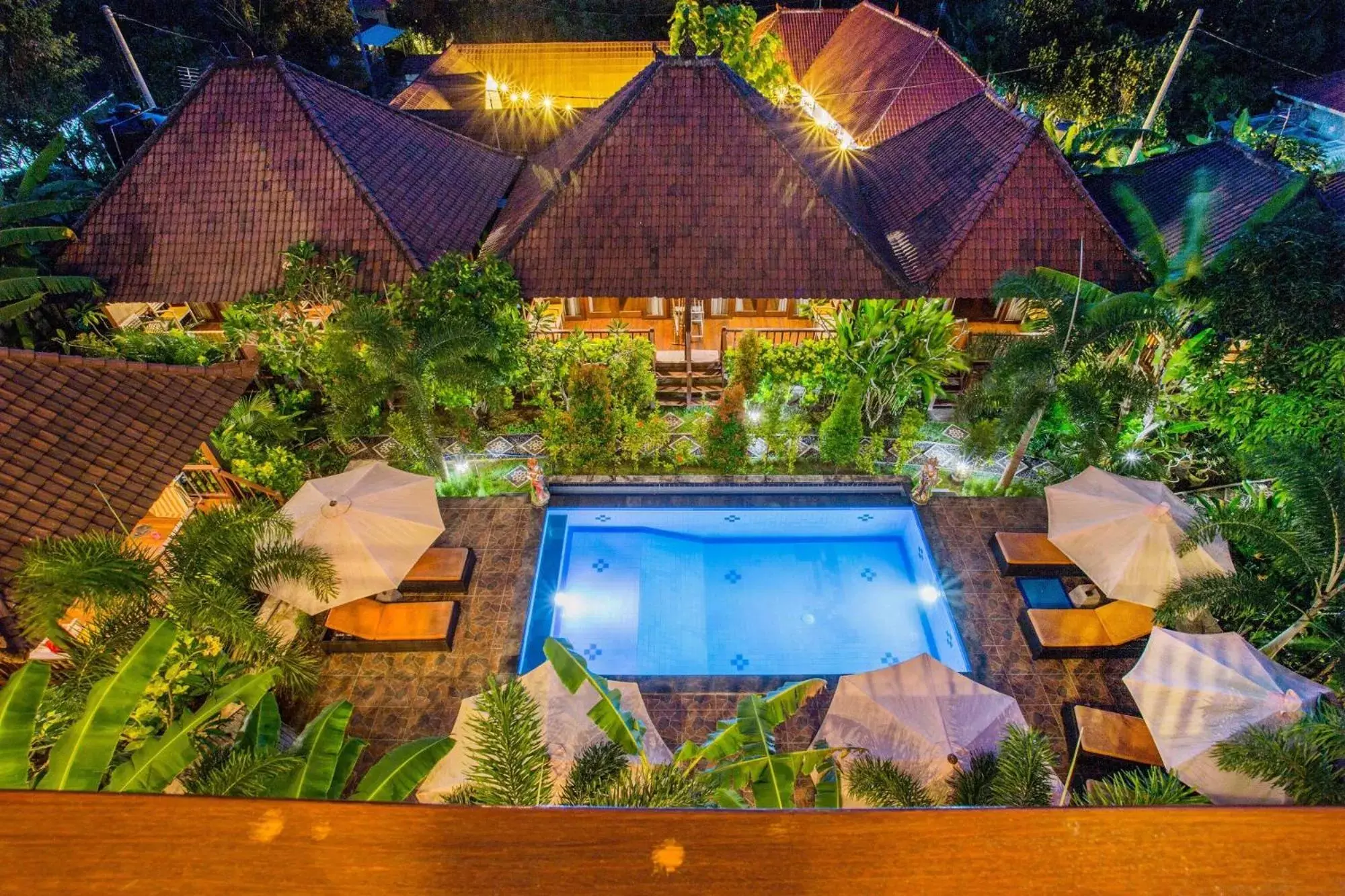 Night, Pool View in Dinatah Lembongan Villas