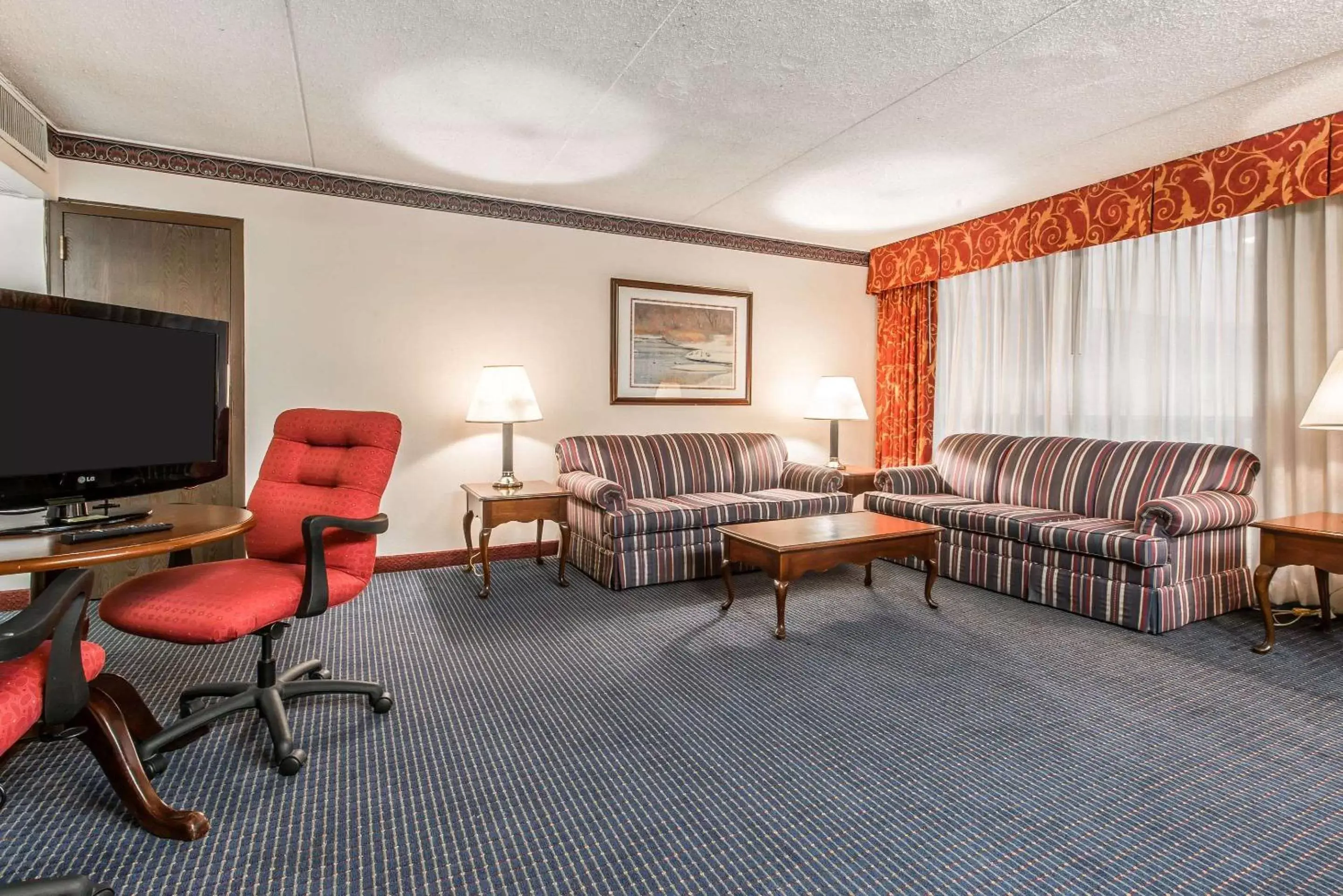 Bedroom, Seating Area in Quality Inn and Conference Center Somerset