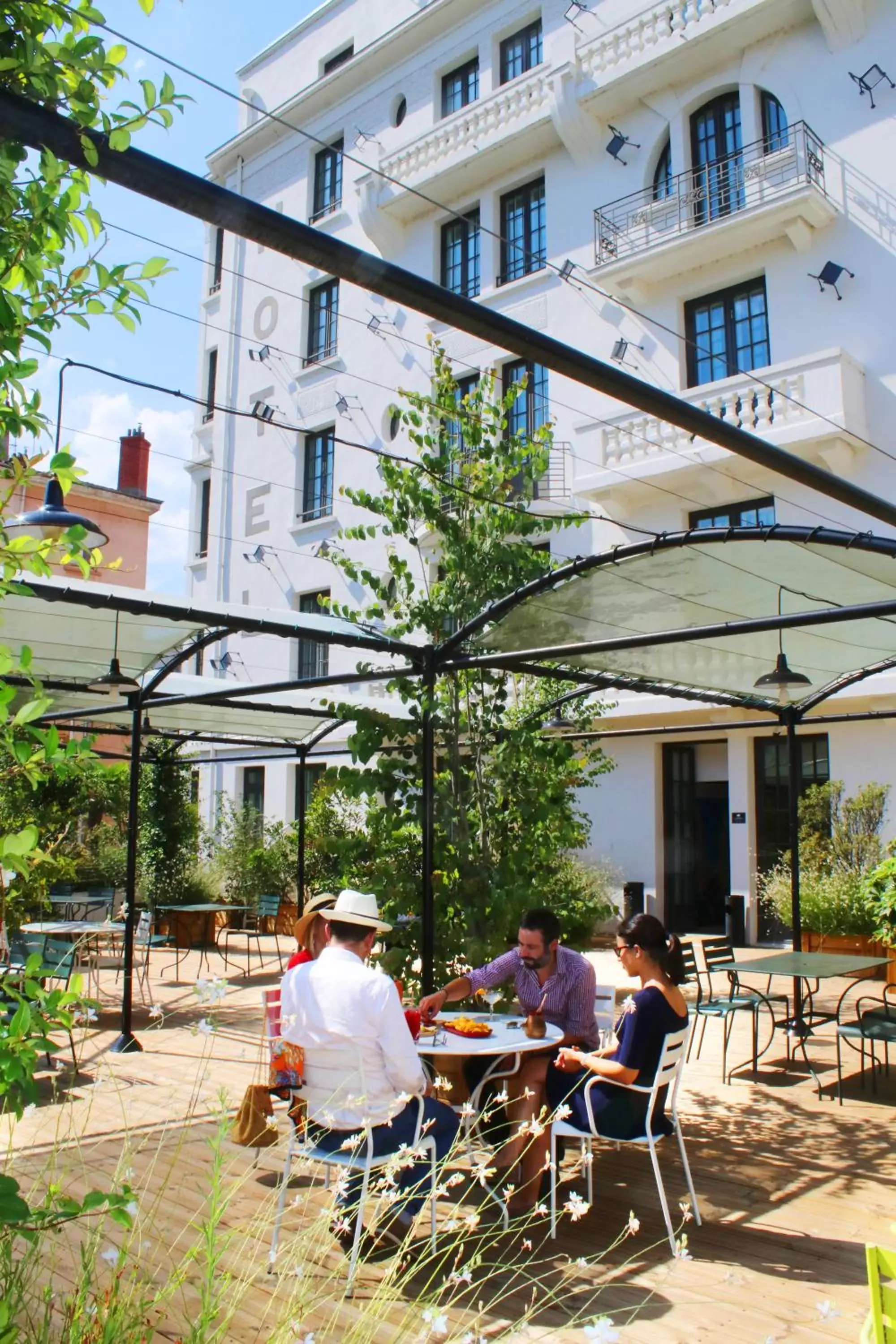 Patio in Collège Hôtel