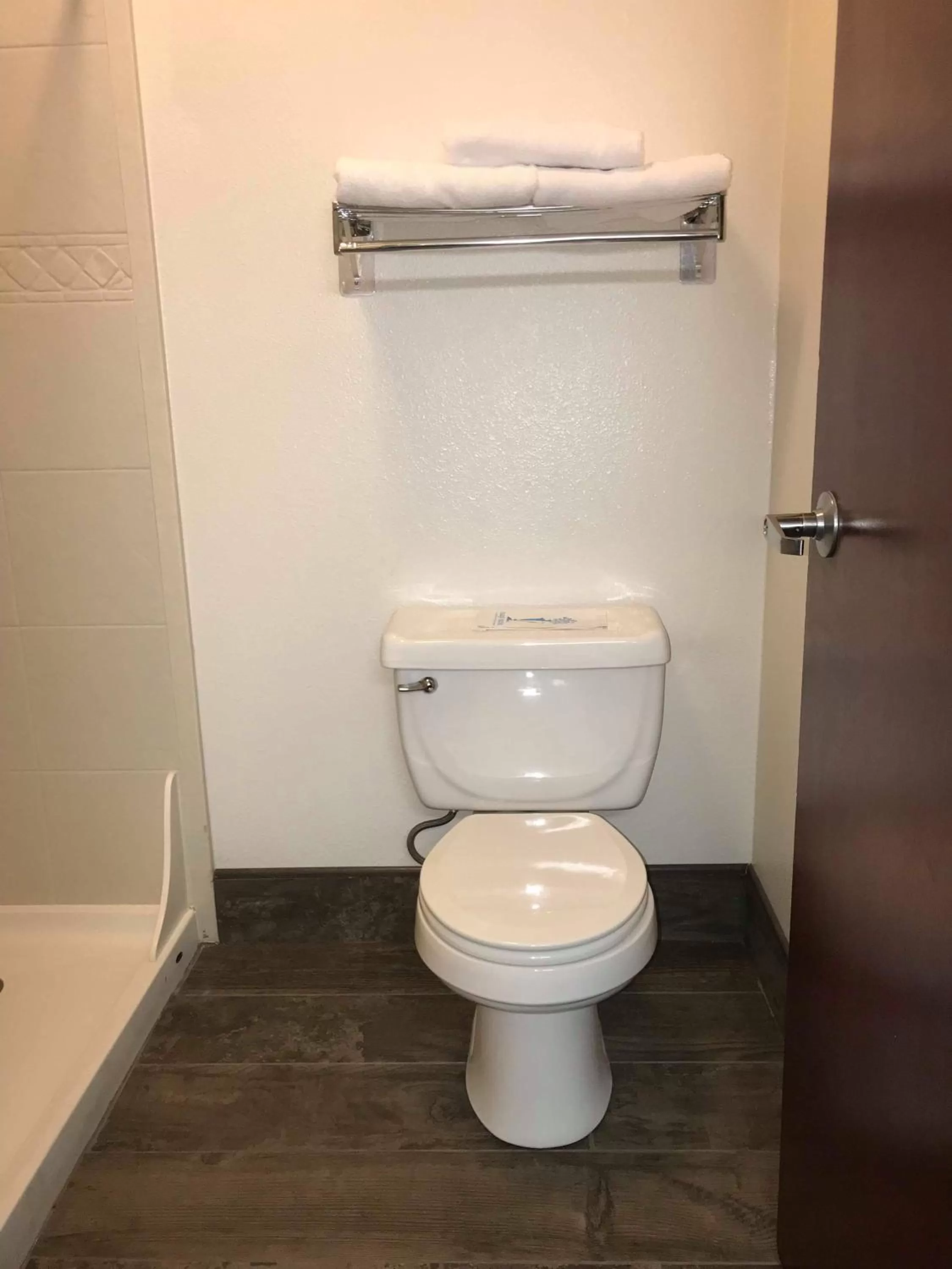 Shower in Best Western PLUS Walla Walla Suites Inn