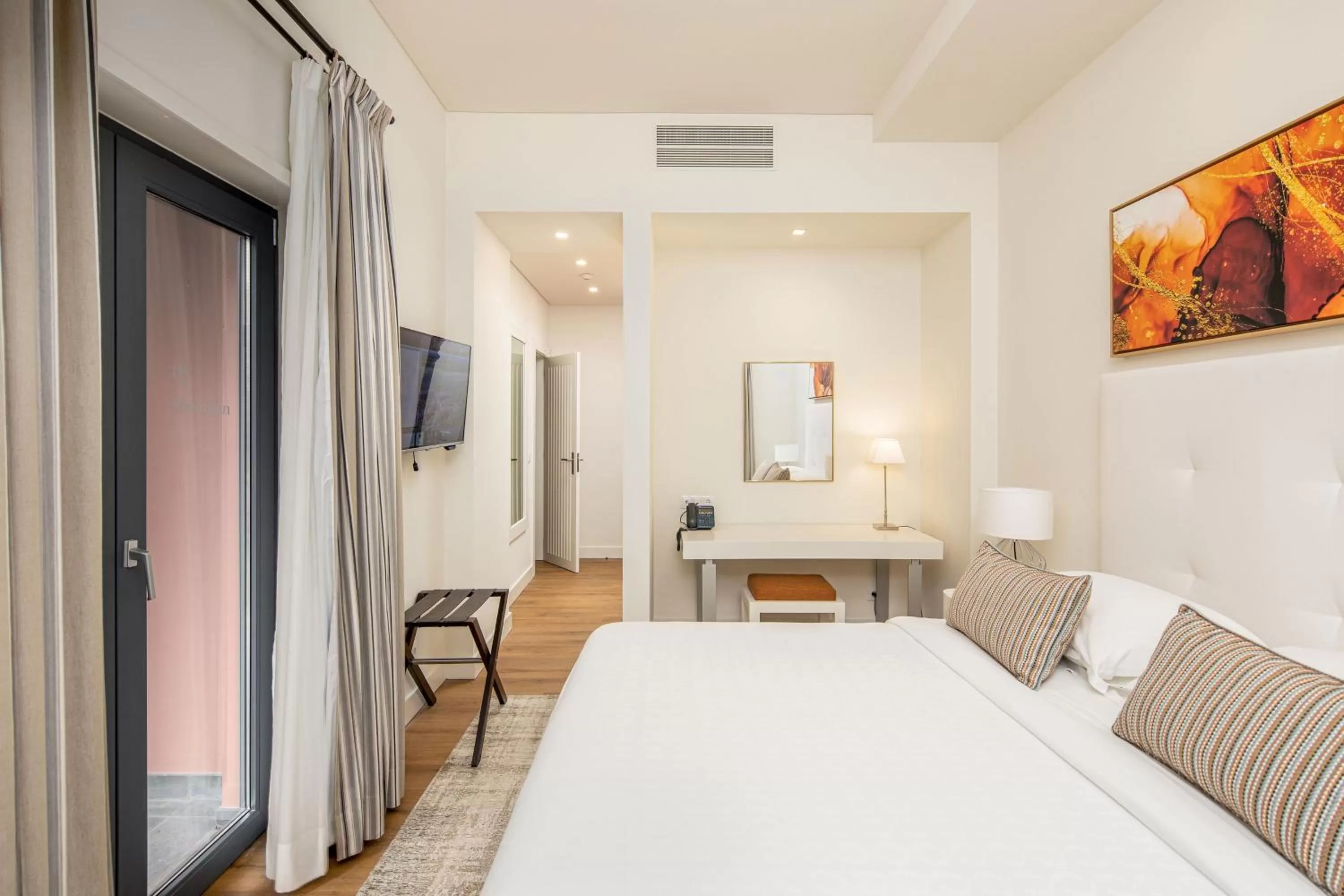 Photo of the whole room, Bed in Sheraton Cascais Resort - Hotel & Residences