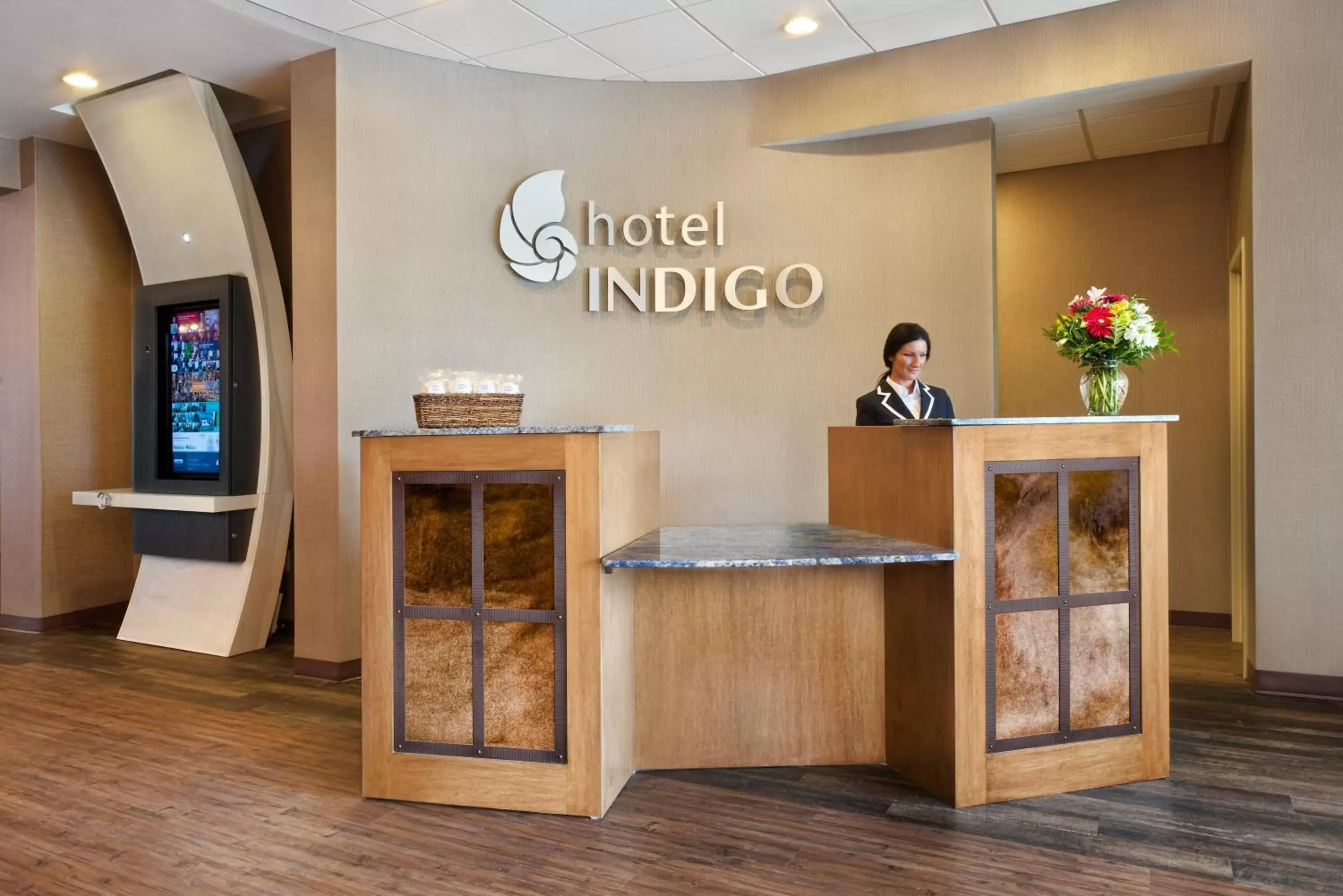 Property building, Lobby/Reception in Hotel Indigo Cleveland Beachwood, an IHG Hotel