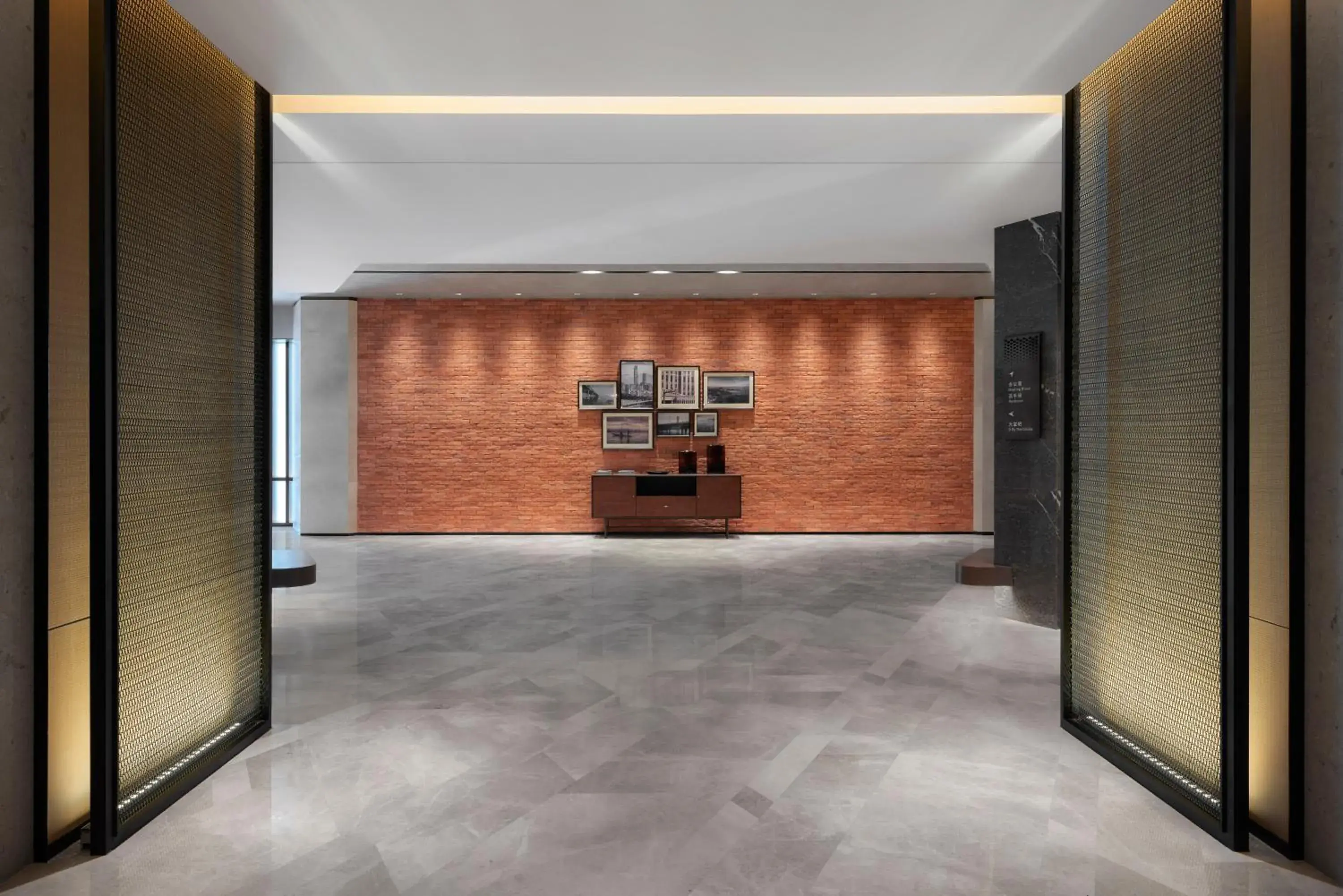 Lobby or reception in Four Points by Sheraton Shenzhen Bao'an Lobby or reception in Four Points by Sheraton Shenzhen Bao'an