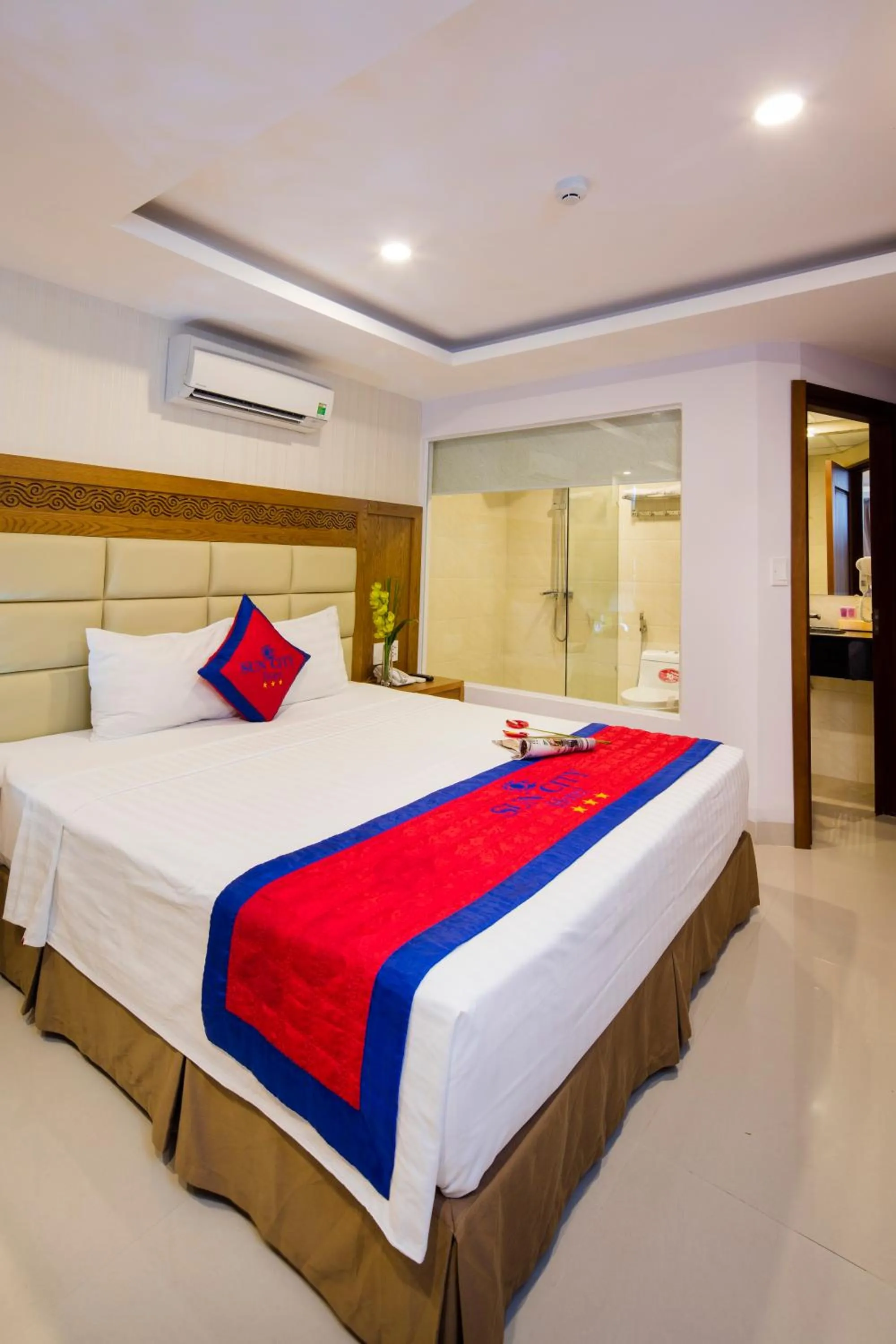 Bedroom, Bed in Sun City Hotel