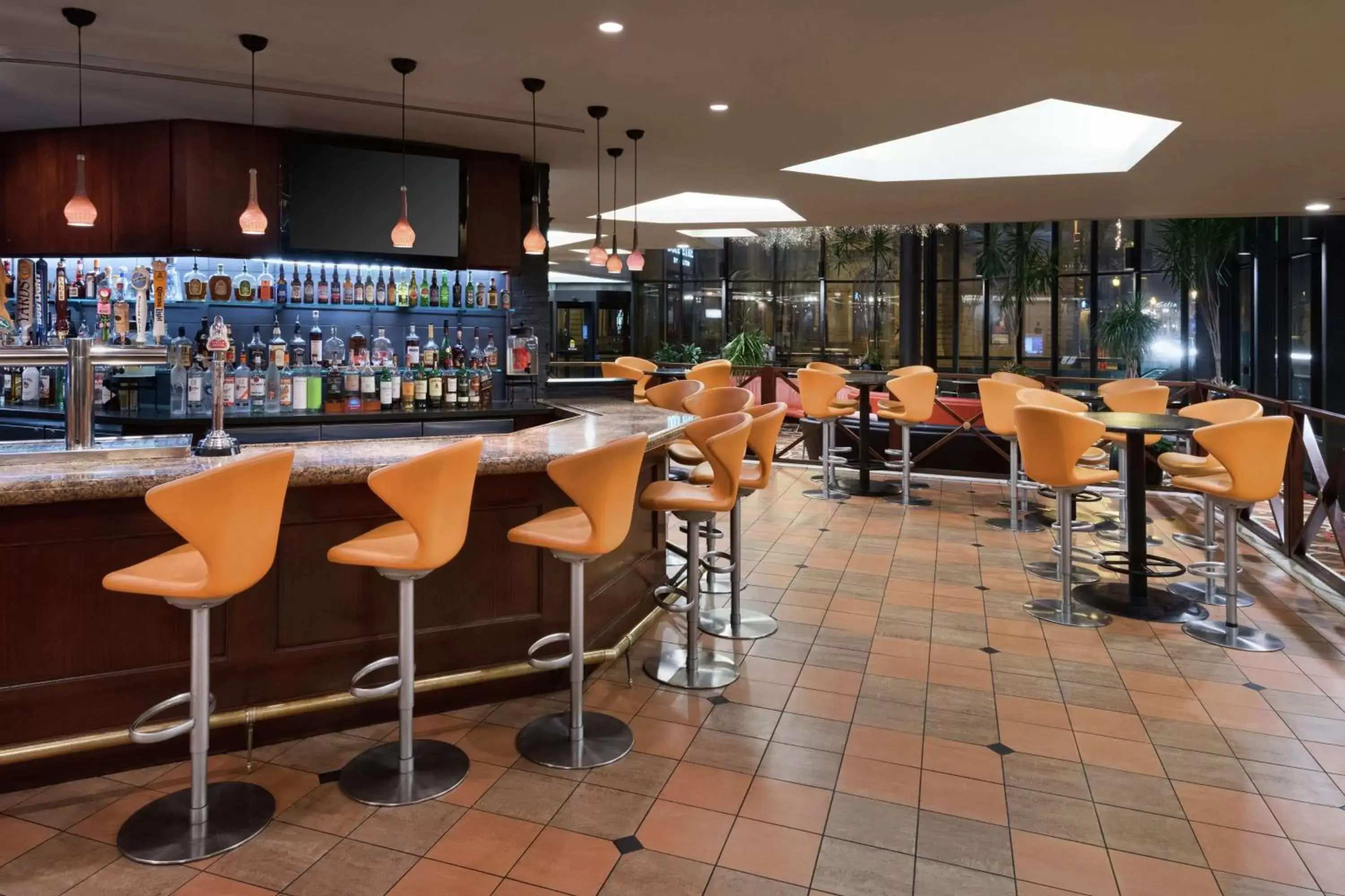 Lounge or bar, Lounge/Bar in DoubleTree by Hilton Philadelphia Center City