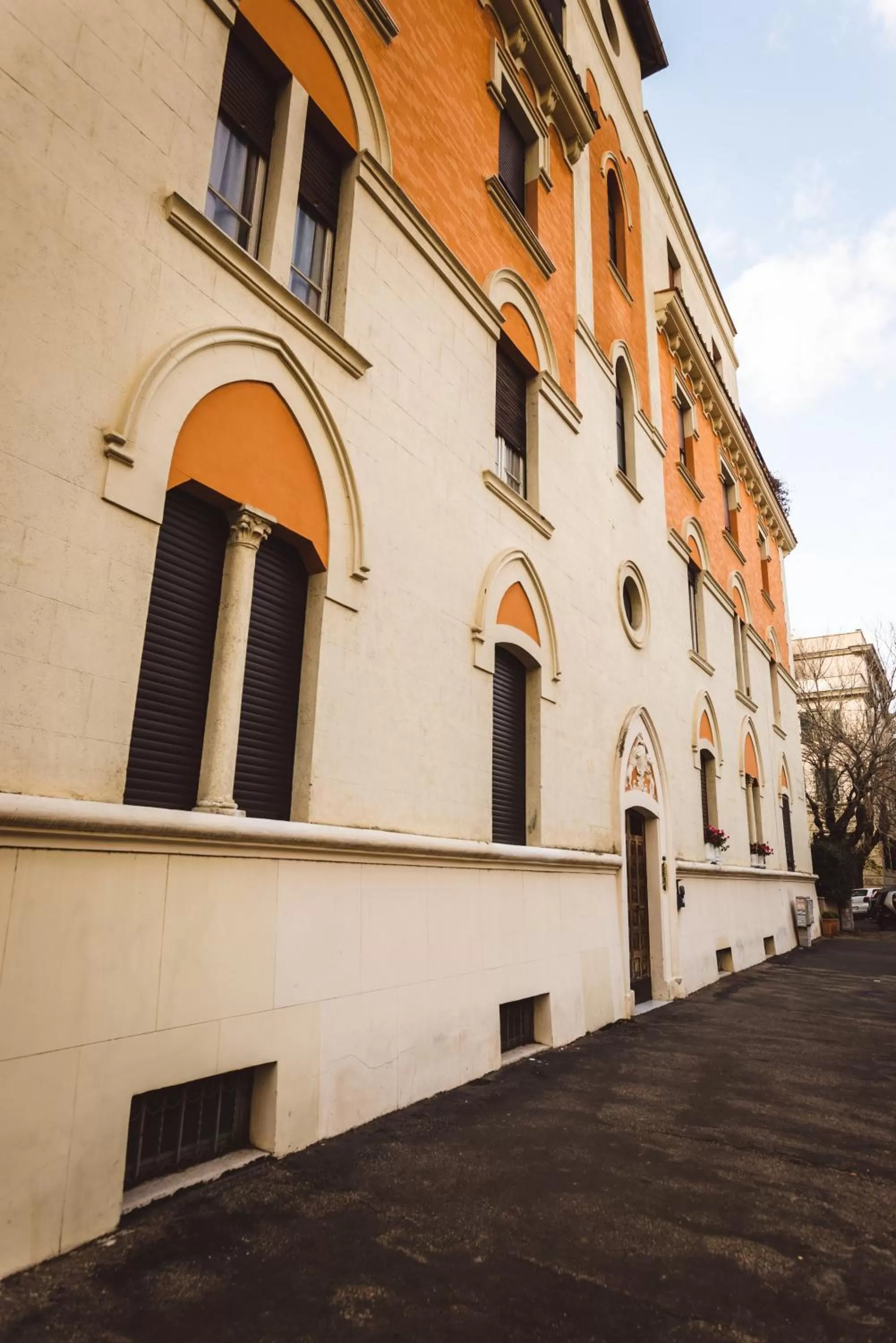 Property building in Angelina Rooms in Rome