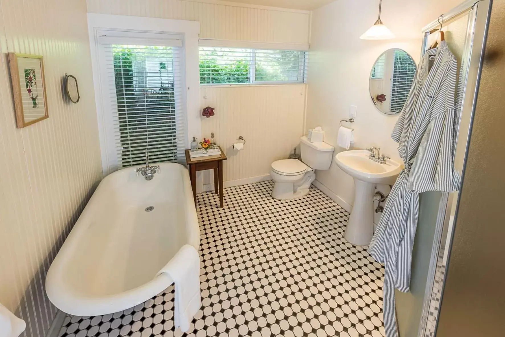 Bath, Bathroom in Inn at Schoolhouse Creek