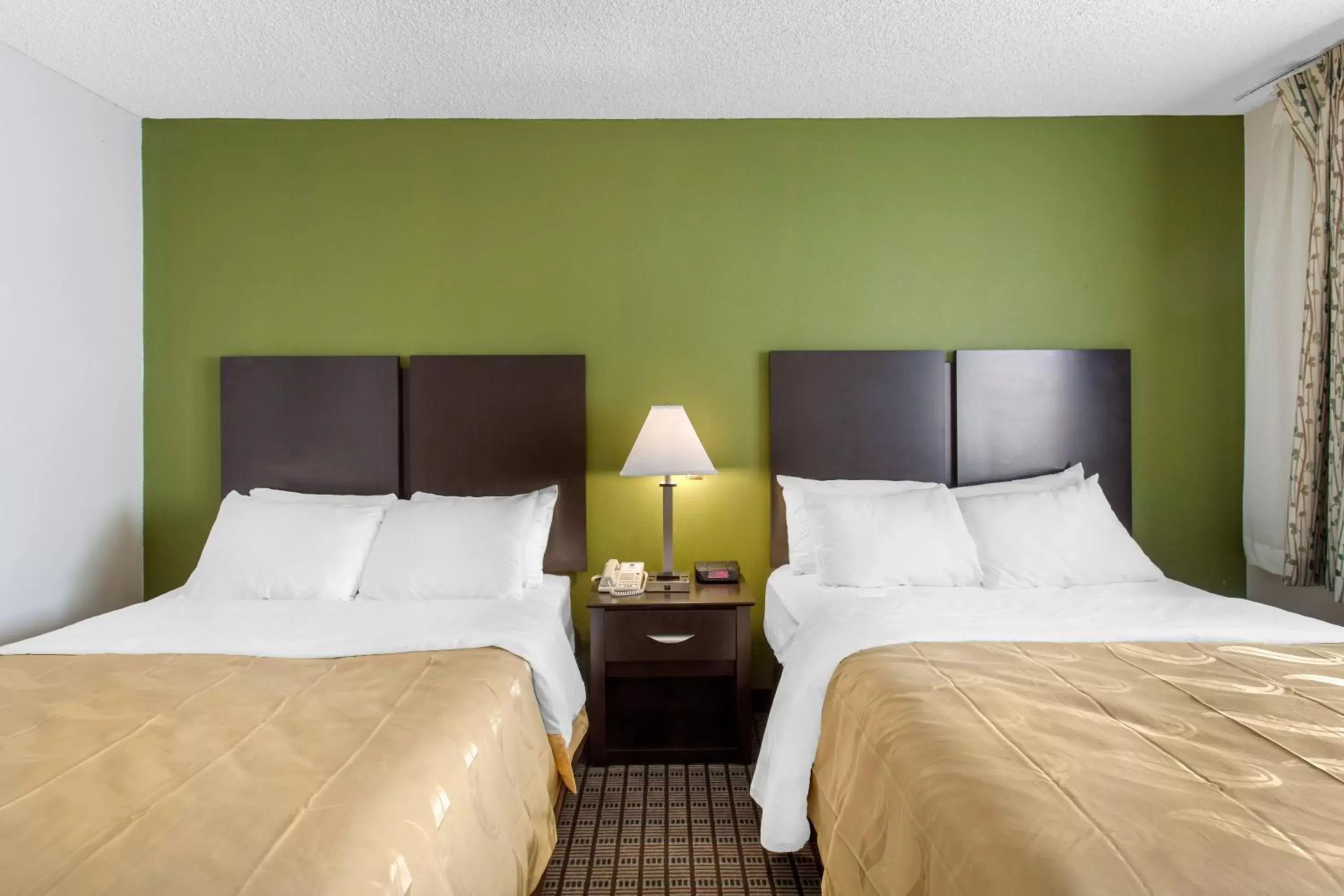 Queen Room with Two Queen Beds - Non-Smoking in Quality Inn Stateline