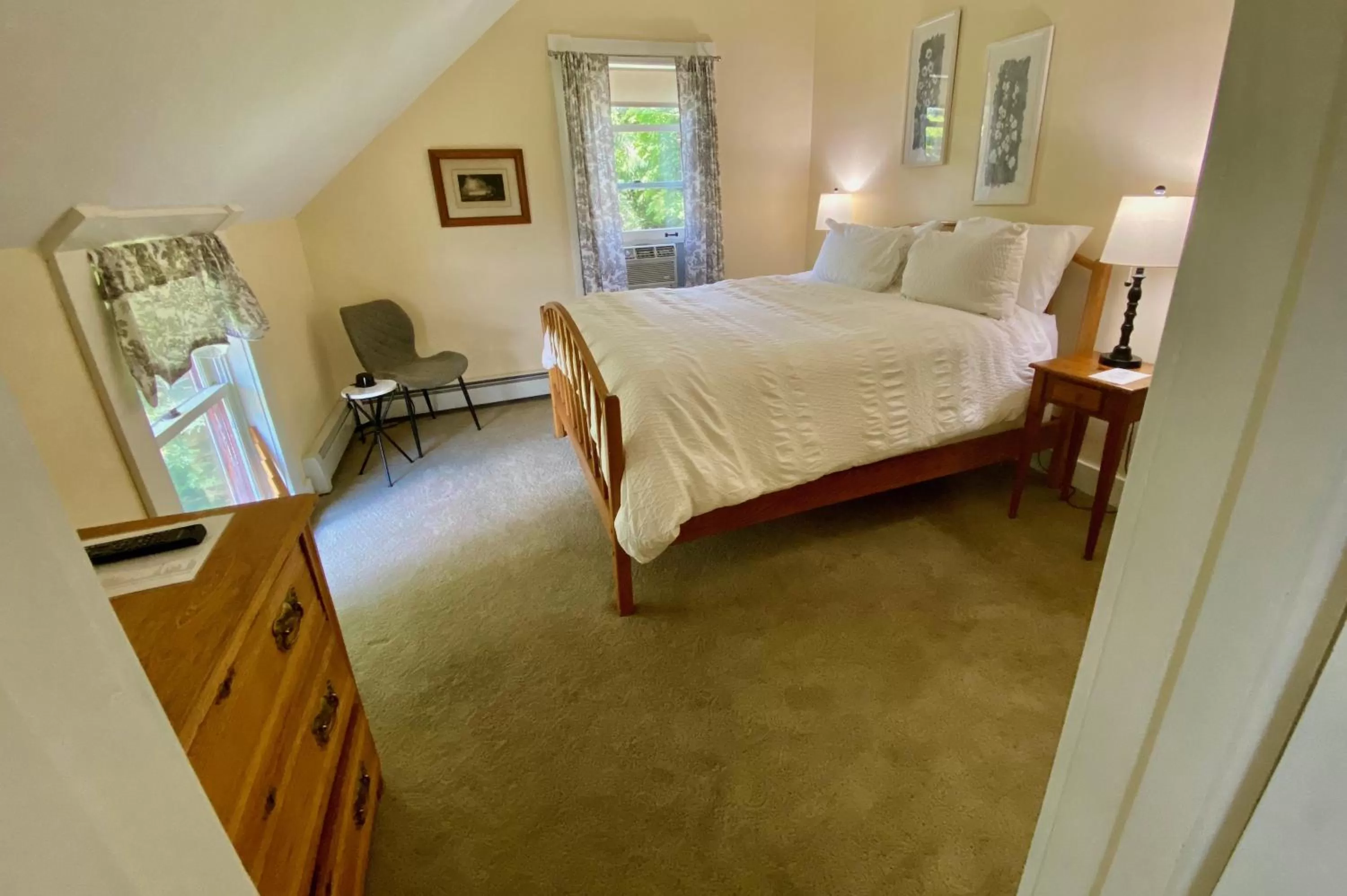 Bedroom, Bed in The Wilmington Inn