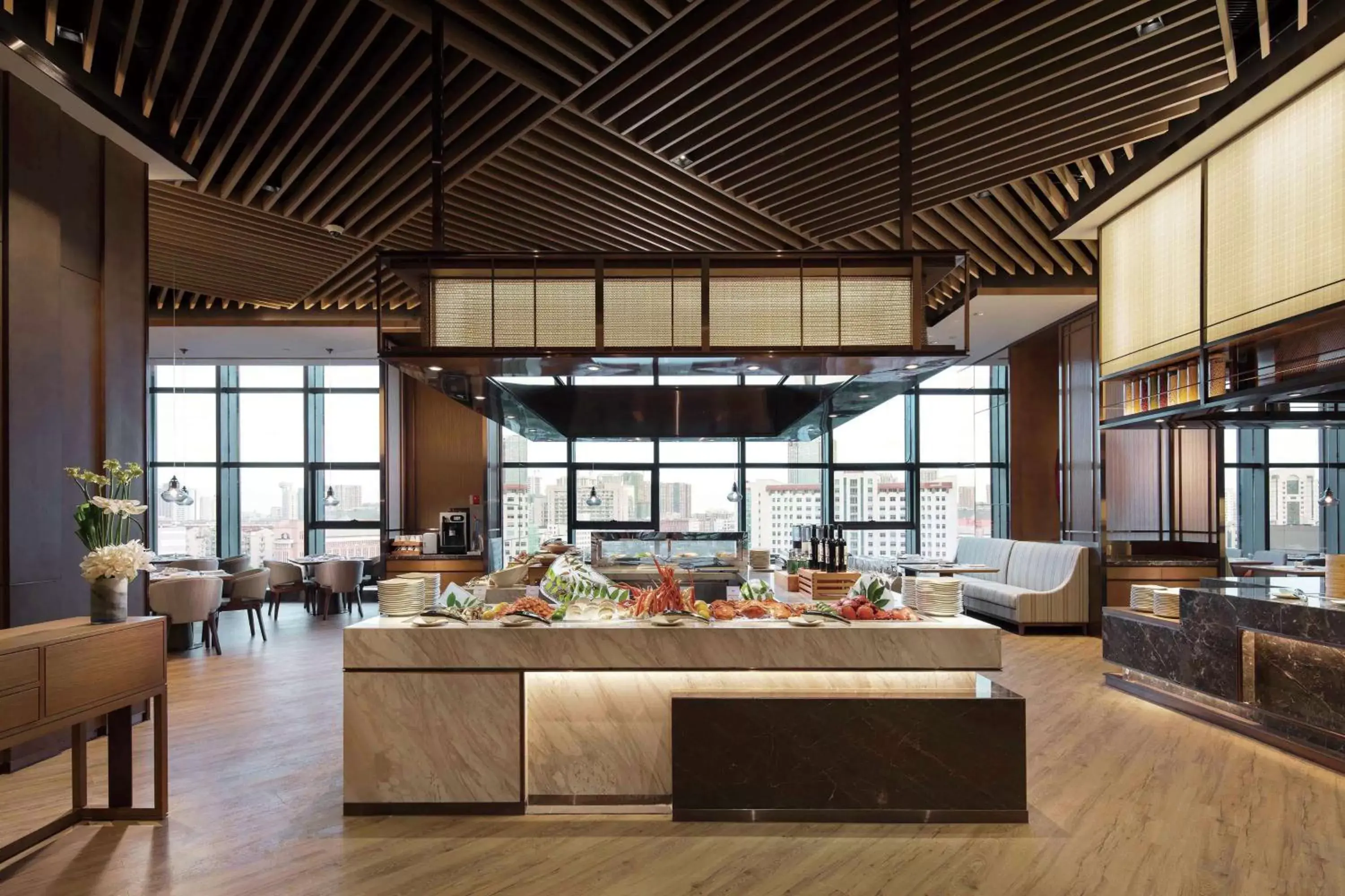 Dining area, Restaurant/Places to Eat in Doubletree By Hilton Yangzhou