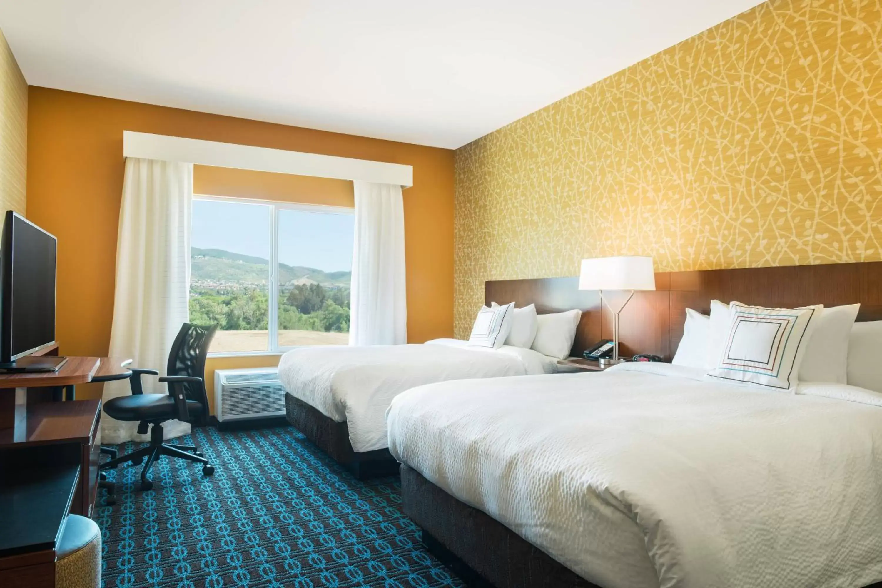 Photo of the whole room, Bed in Fairfield Inn & Suites by Marriott San Diego North/San Marcos