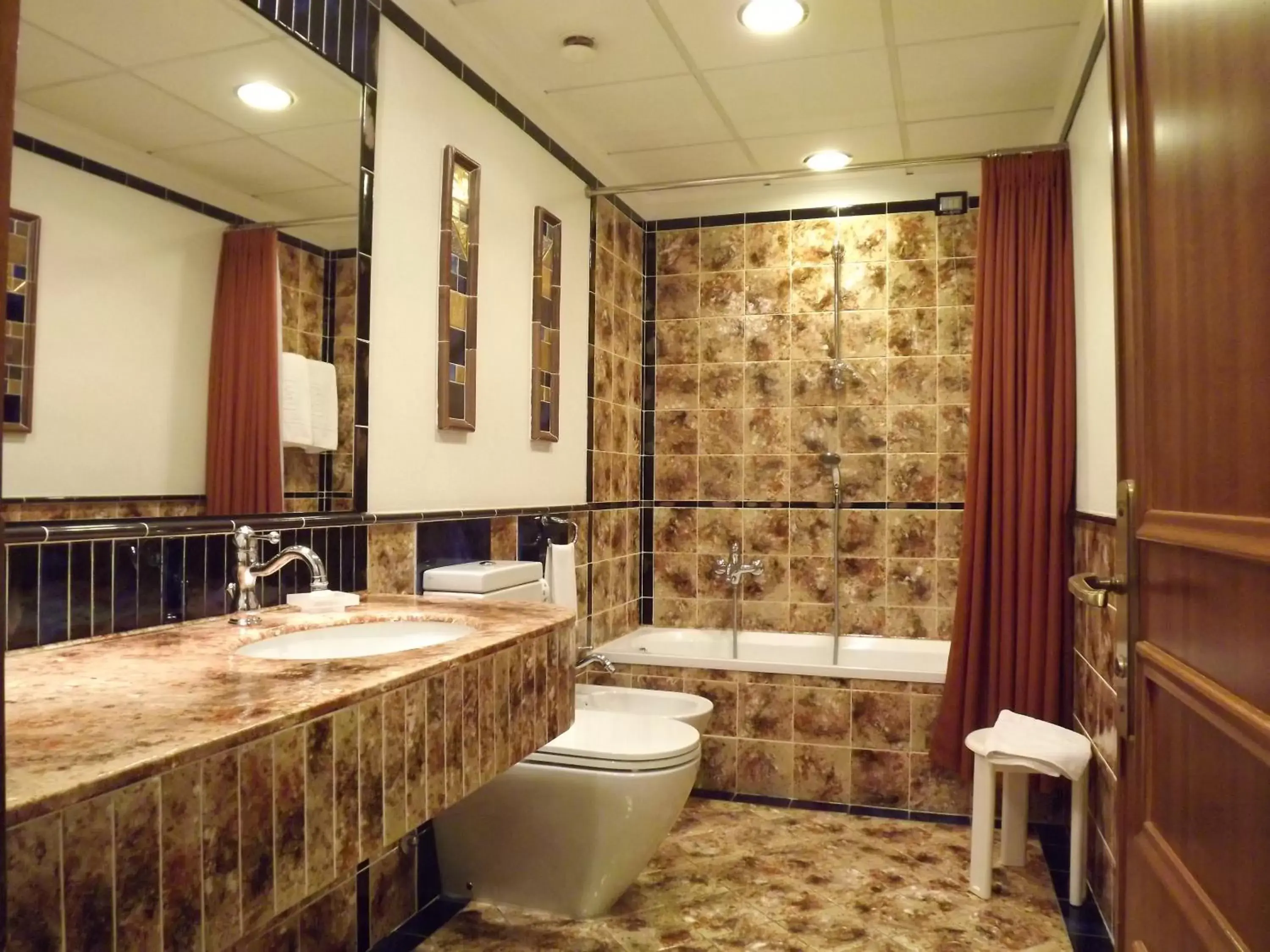 Bathroom in Hotel Berchielli