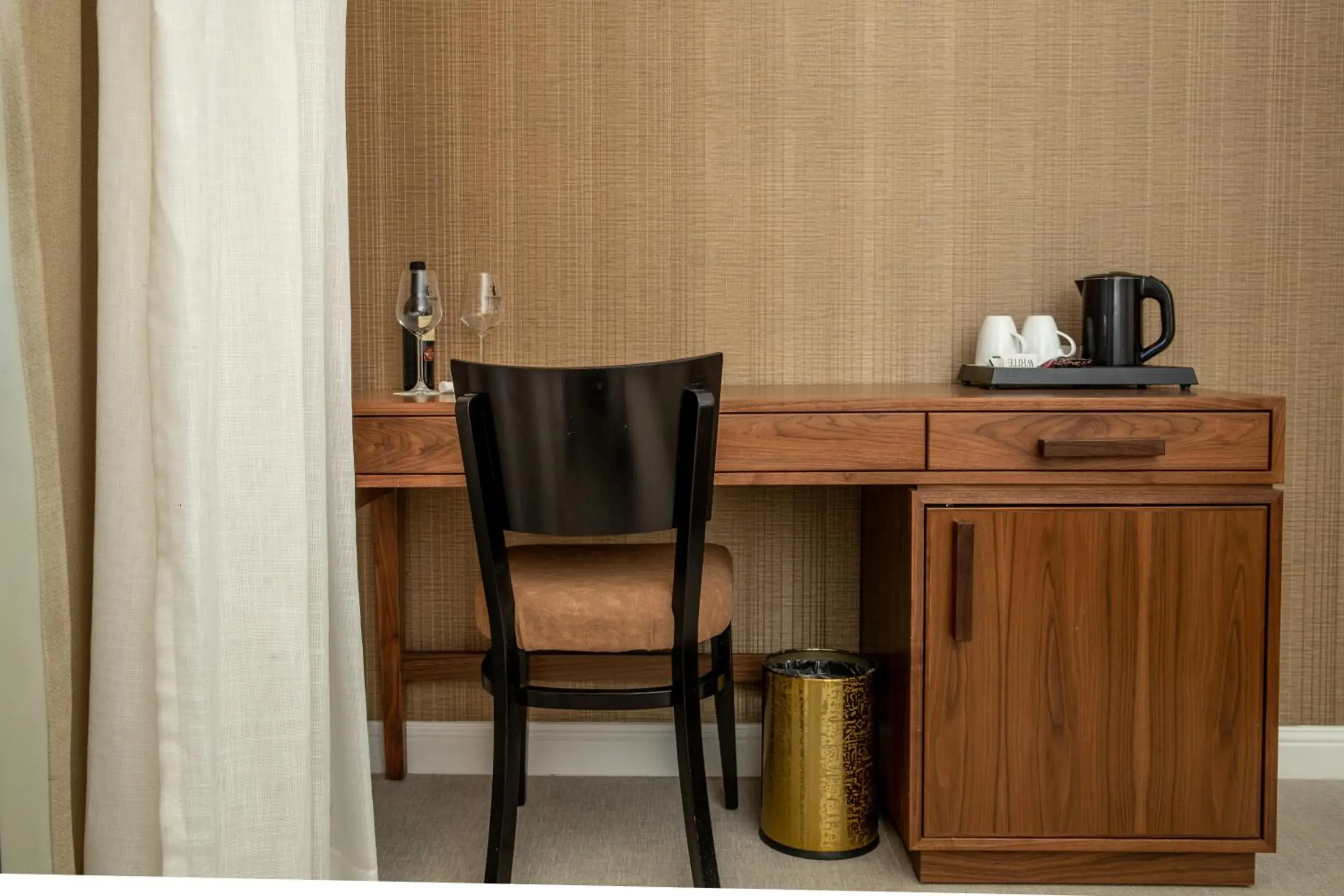 Coffee/tea facilities in Montefiore Hotel By Smart Hotels