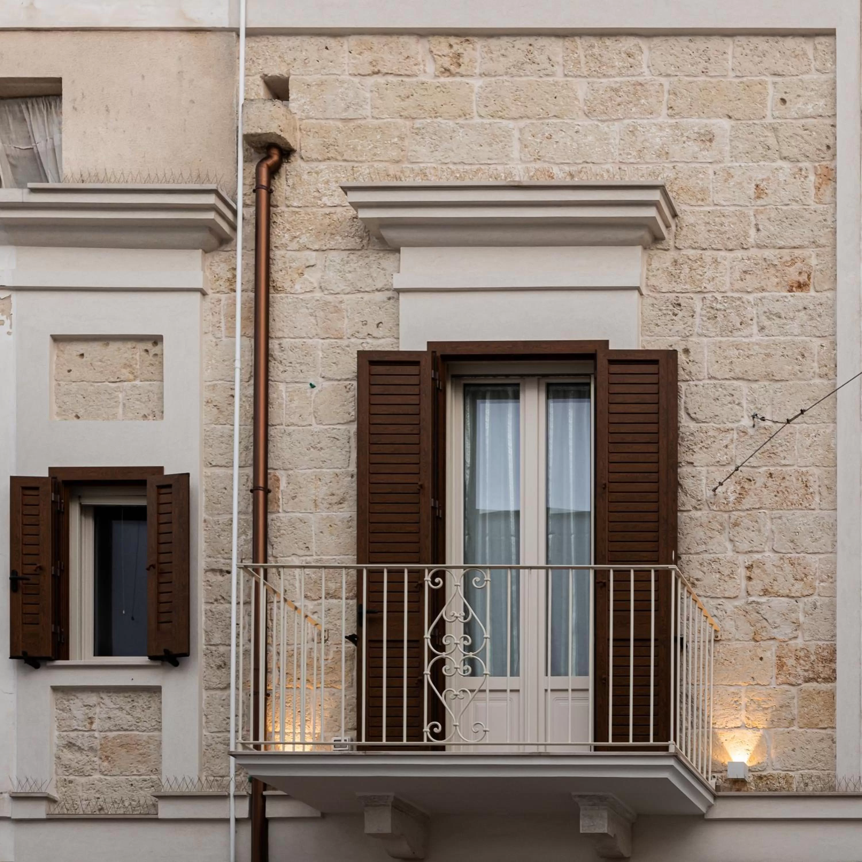 Property building in Peter & Dove's House