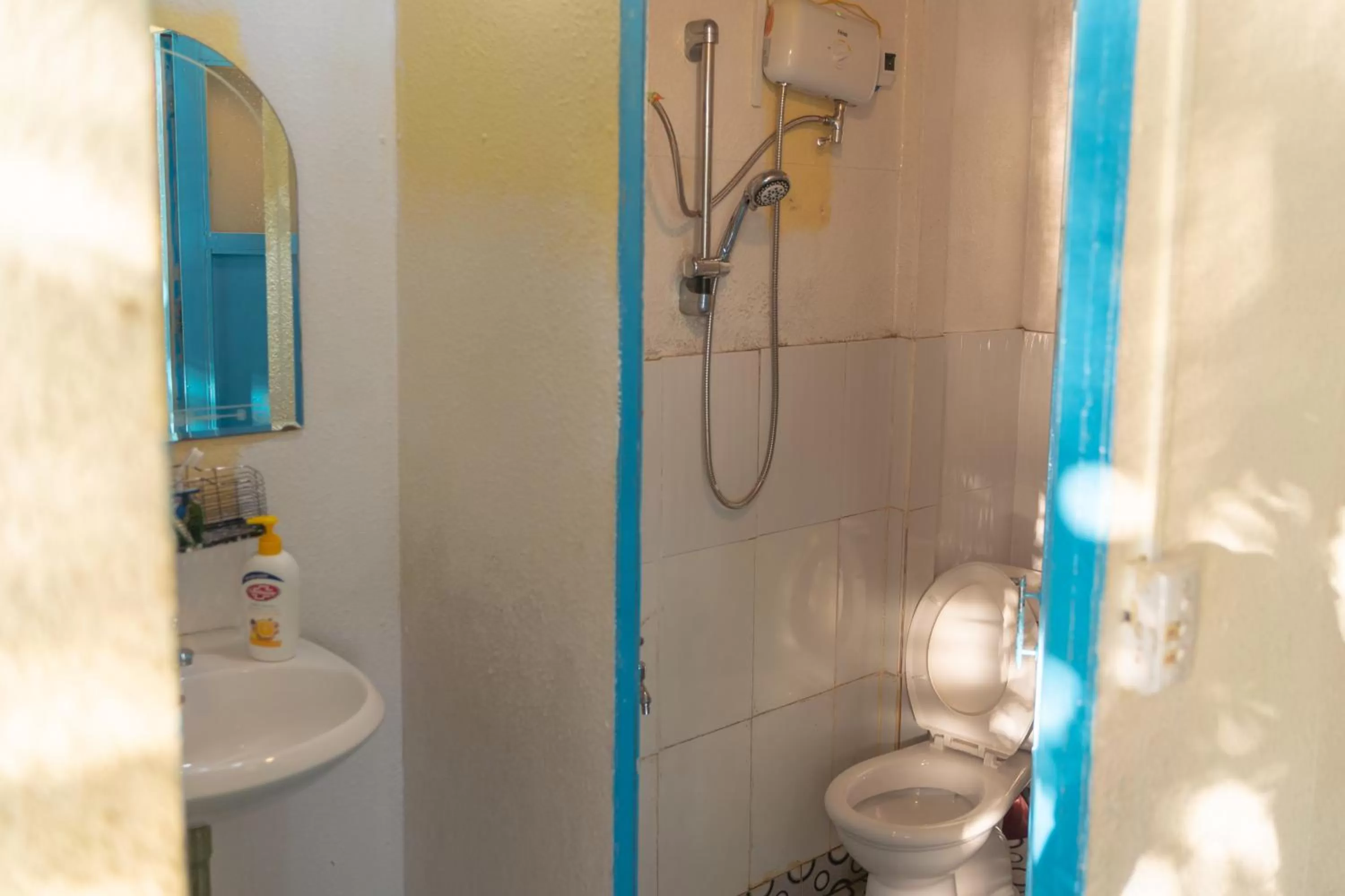 Shower in The Lake House Dalat