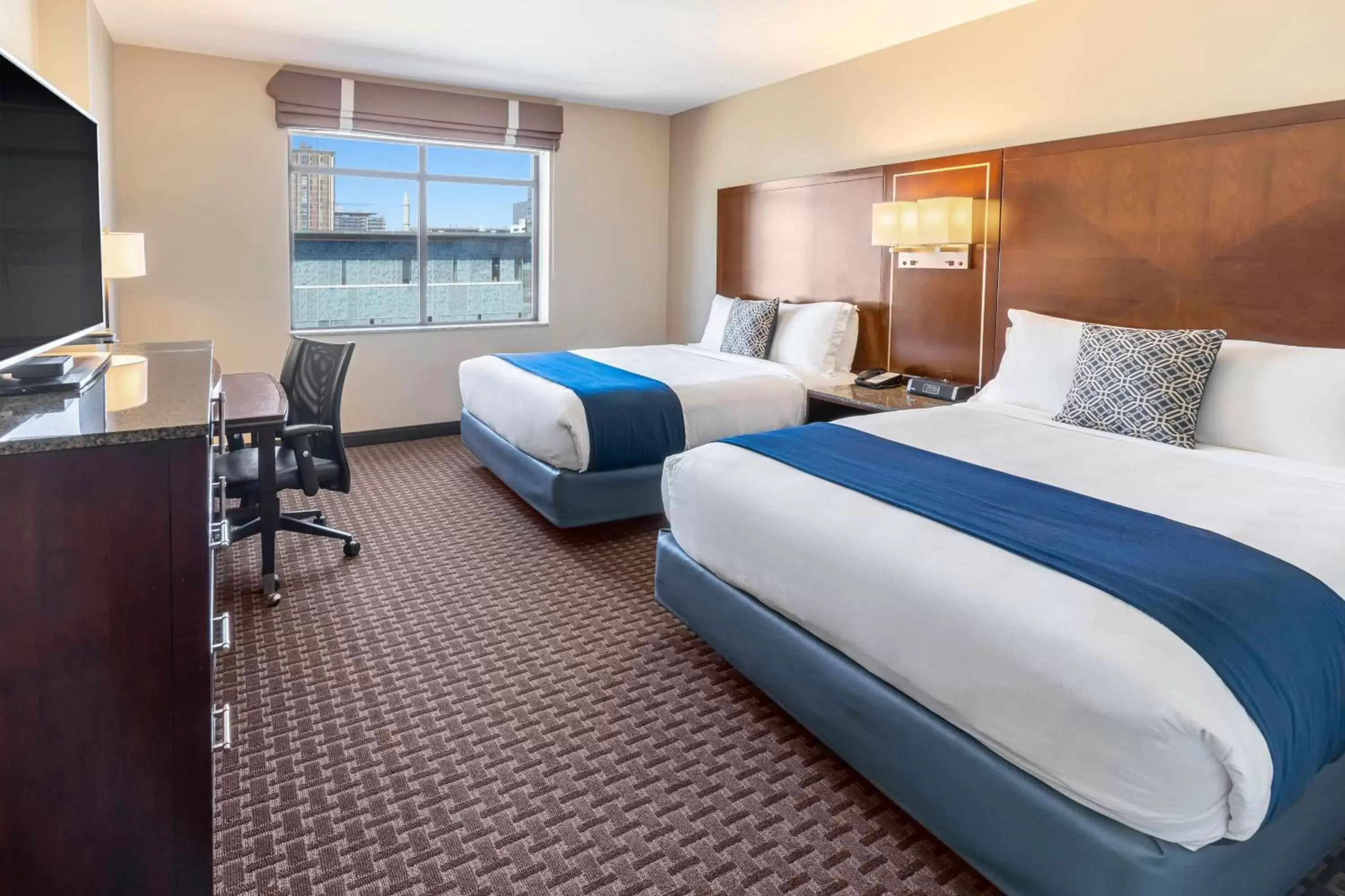 Bedroom, Bed in New Haven Hotel