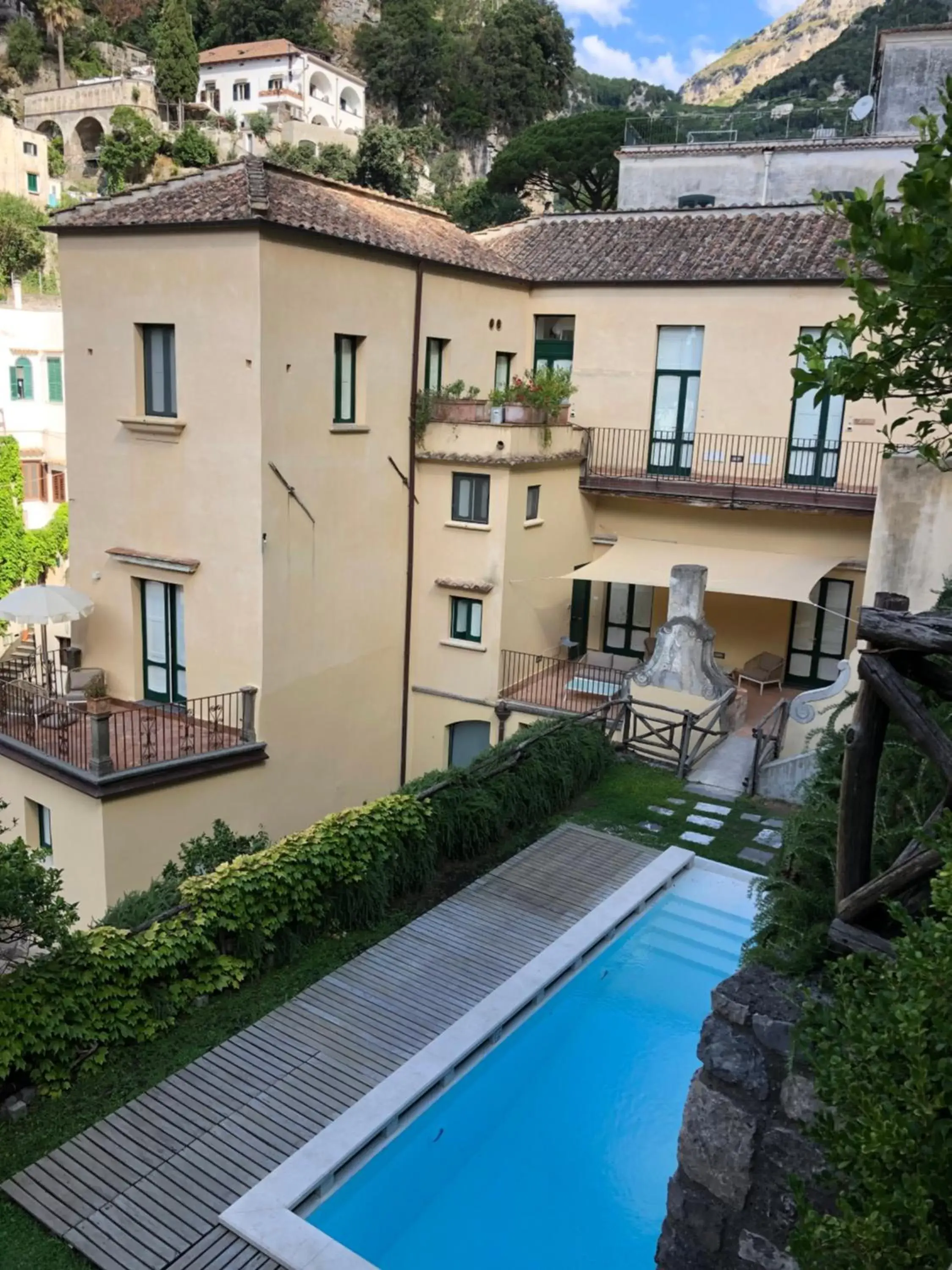 Patio, Pool View in Amalfi Resort
