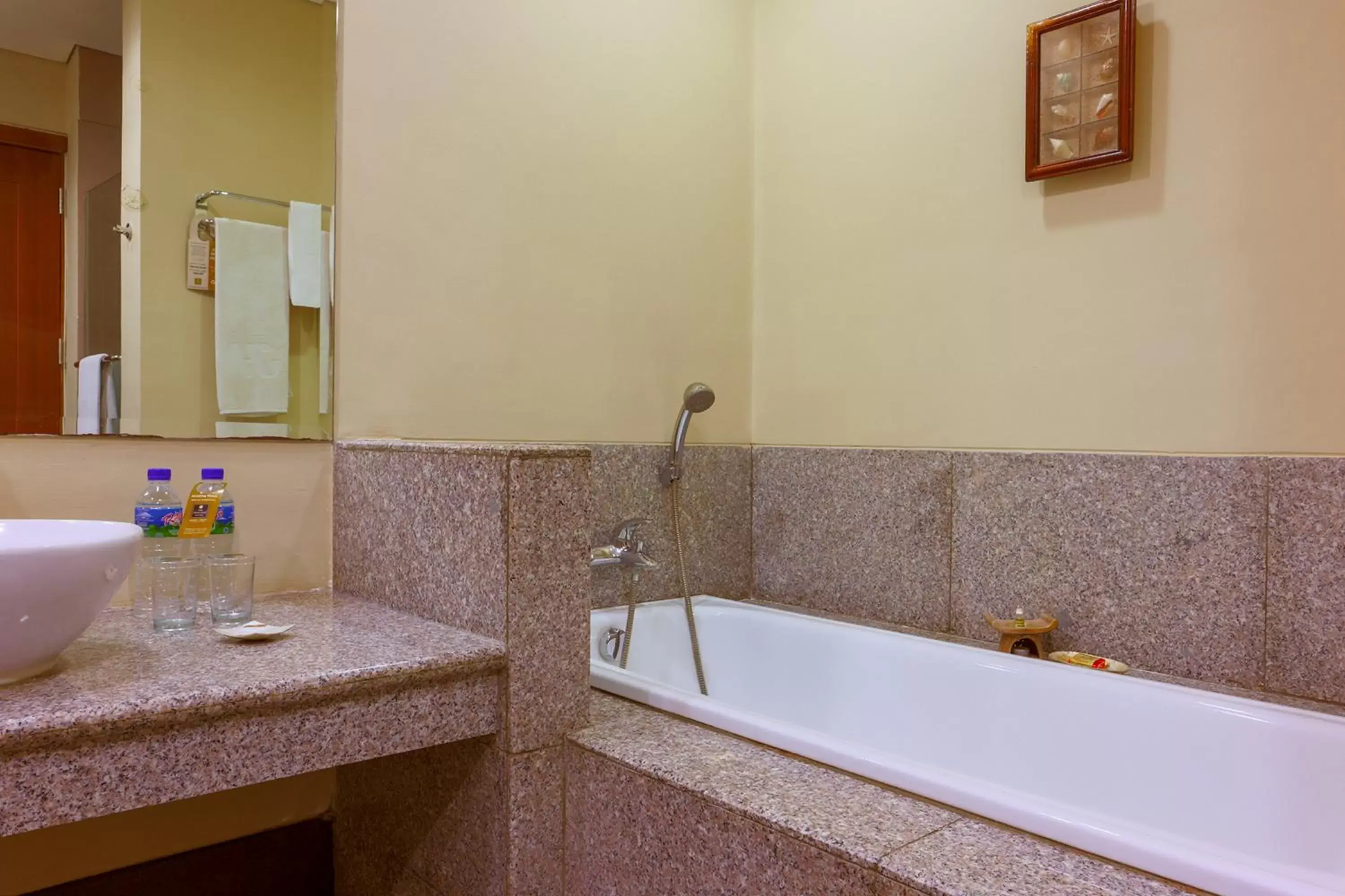 Bath, Bathroom in The Jayakarta Suites Komodo Flores