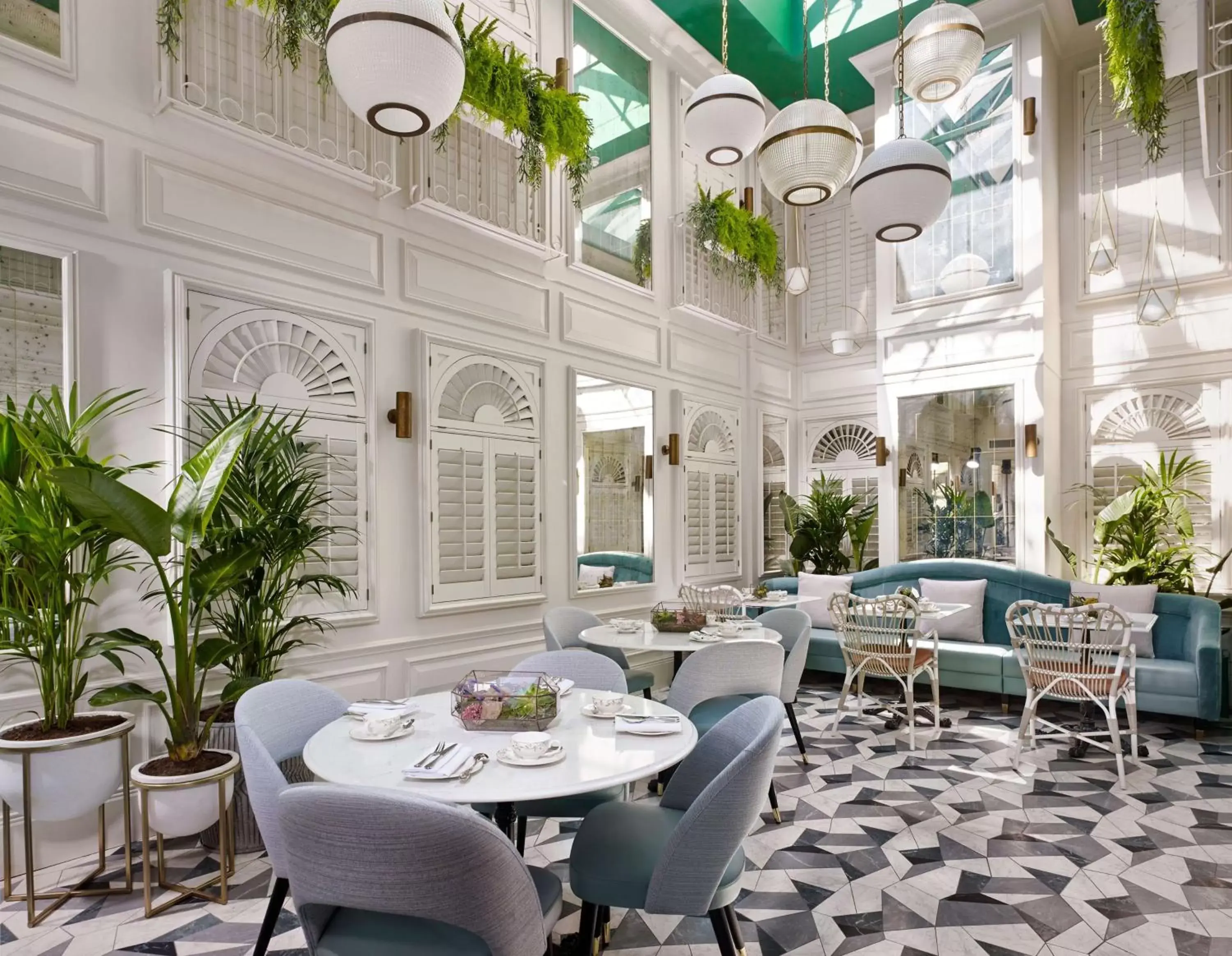 Restaurant/Places to Eat in 100 Queen’s Gate Hotel London, Curio Collection by Hilton