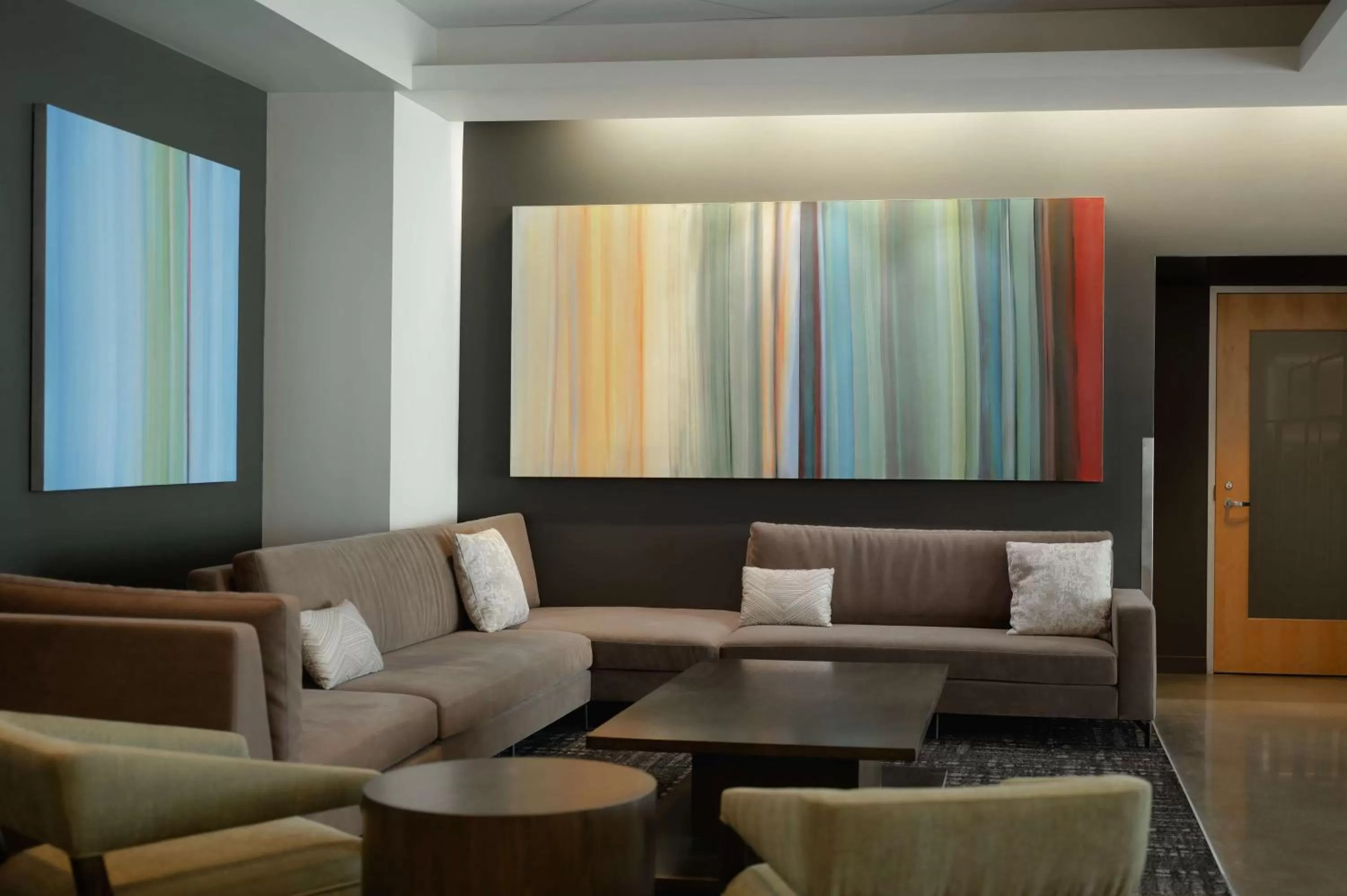 Lobby or reception in Hotelvetro Iowa City, Tapestry Collection By Hilton