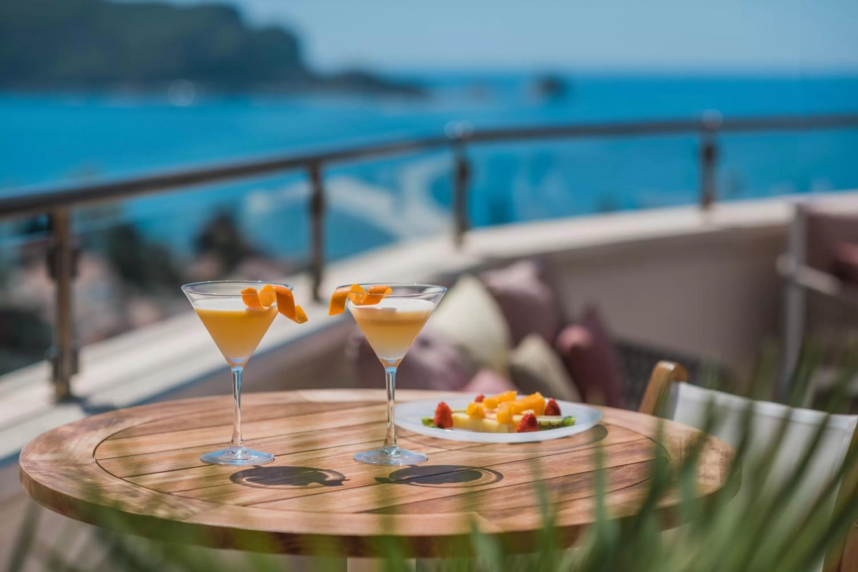 Lounge or bar in Iberostar Waves Slavija