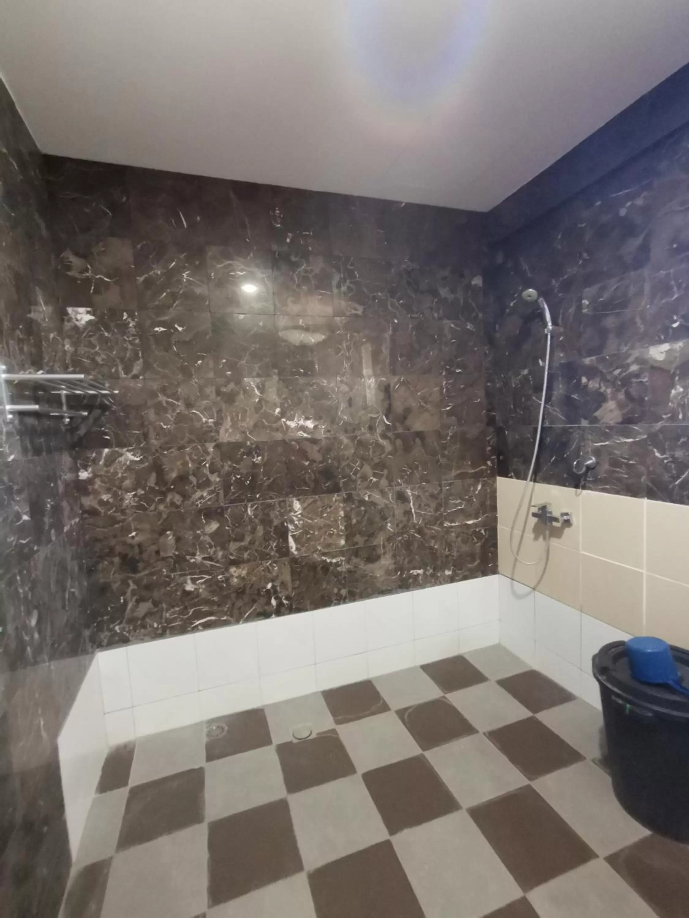 Shower in Fratini's Hotel Labuan