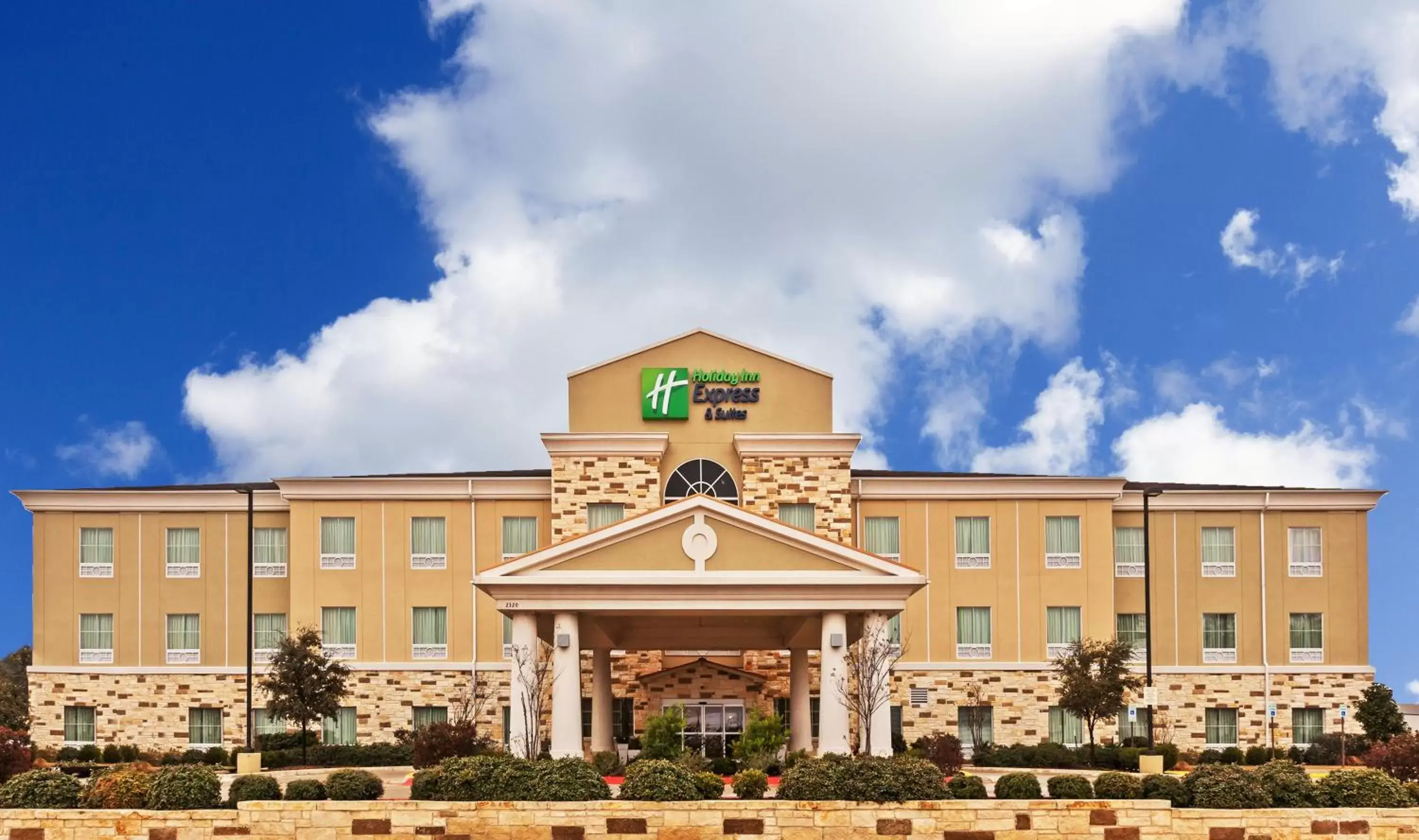 Property Building in Holiday Inn Express & Suites Brady, an IHG Hotel