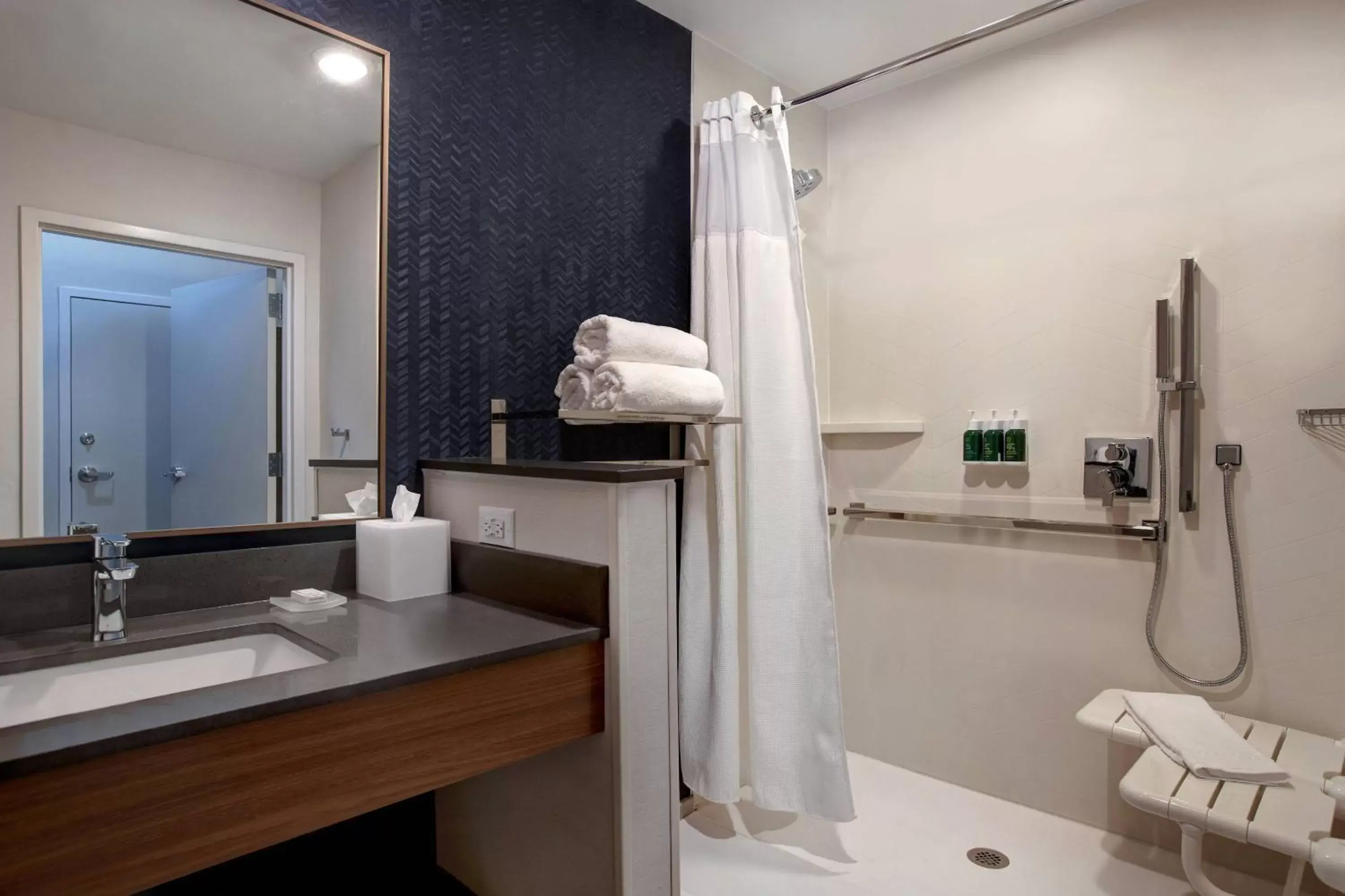 Bathroom in Fairfield Inn & Suites by Marriott Chicago Bolingbrook