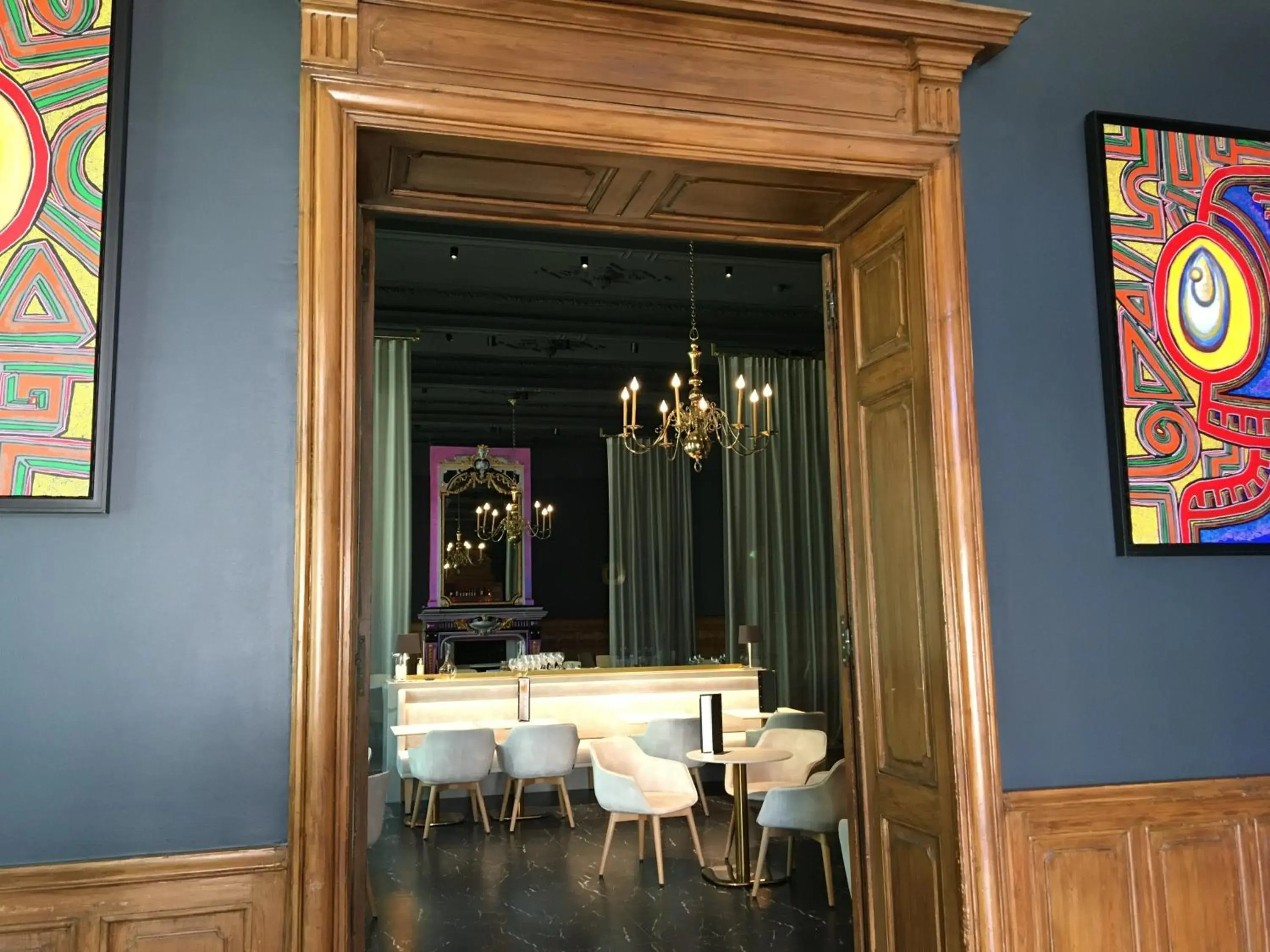 Restaurant/places to eat in Hôtel de France