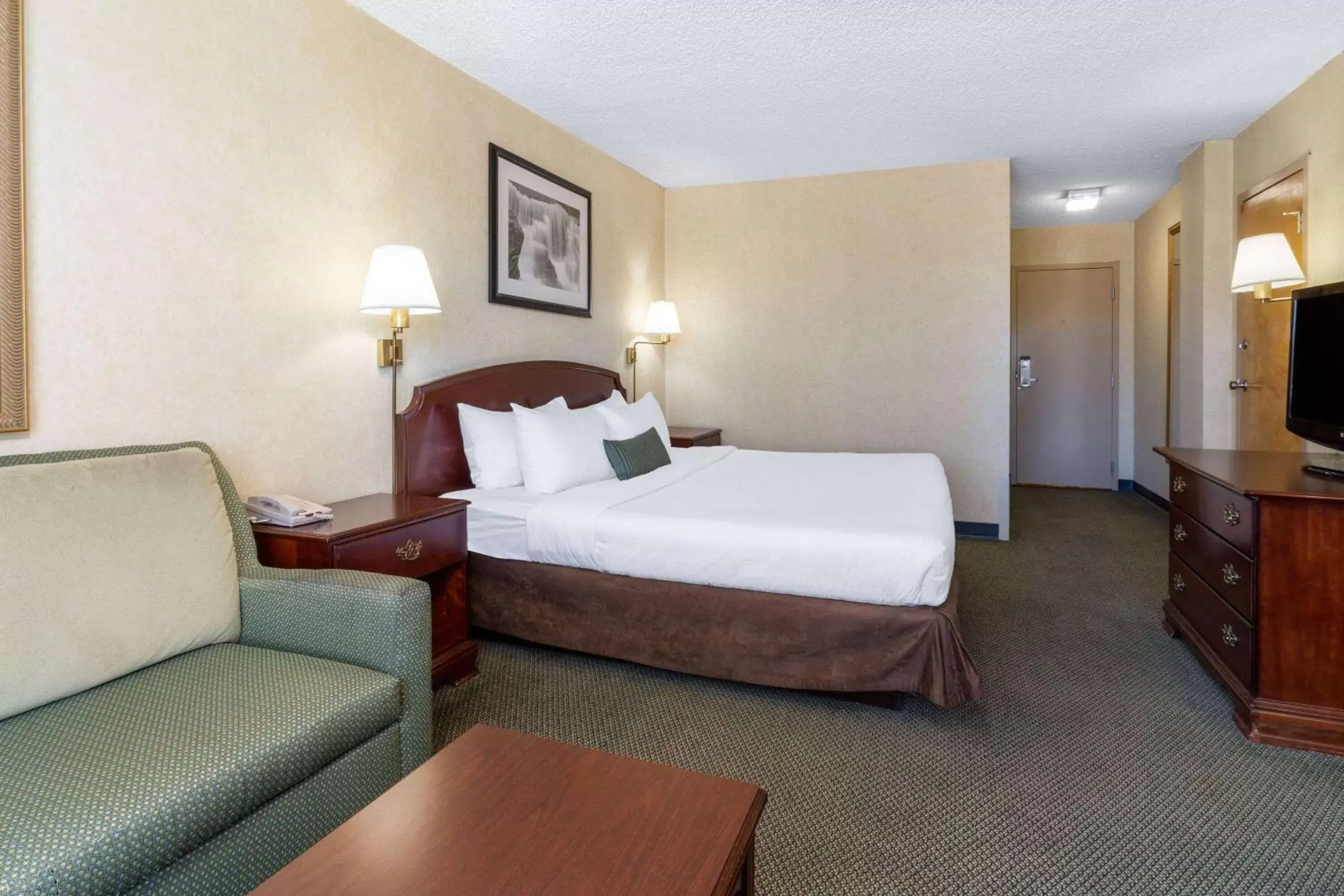 Photo of the whole room, Bed in Ramada by Wyndham Reno Hotel & Casino