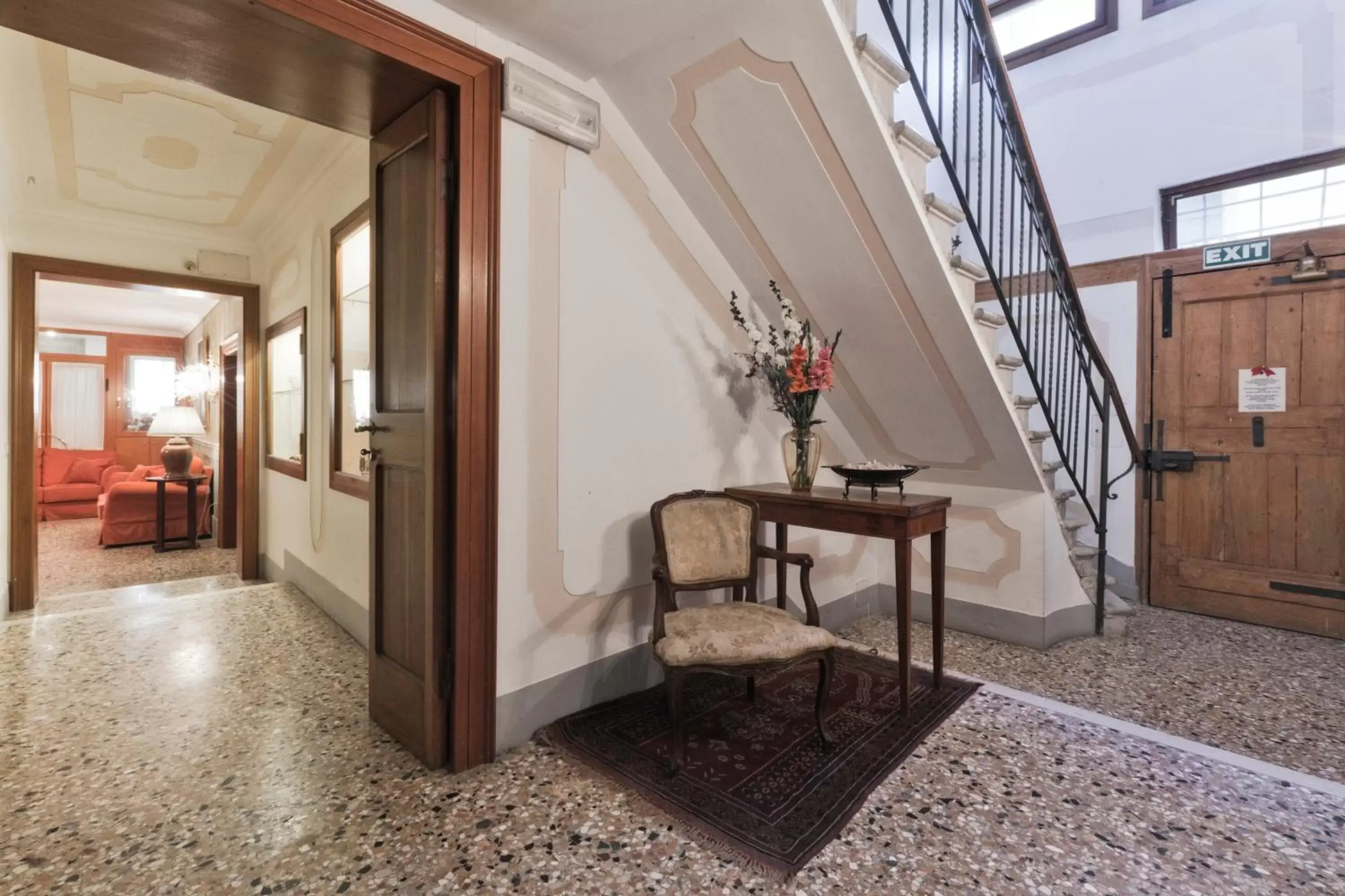 Day, Seating Area in Palazzo Cendon Piano Antico