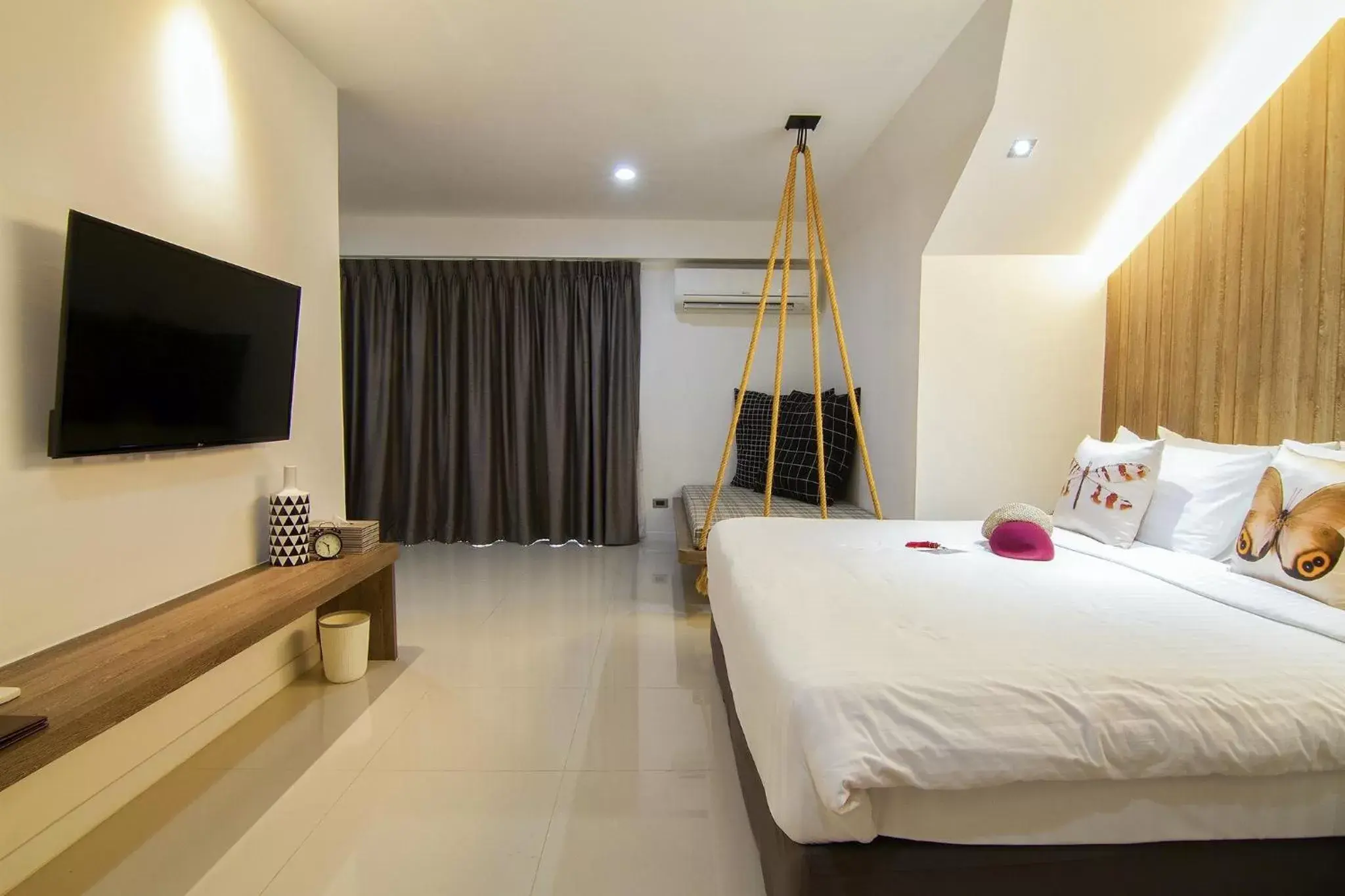 Bed in Bossotel Chiang Mai - SHA Plus