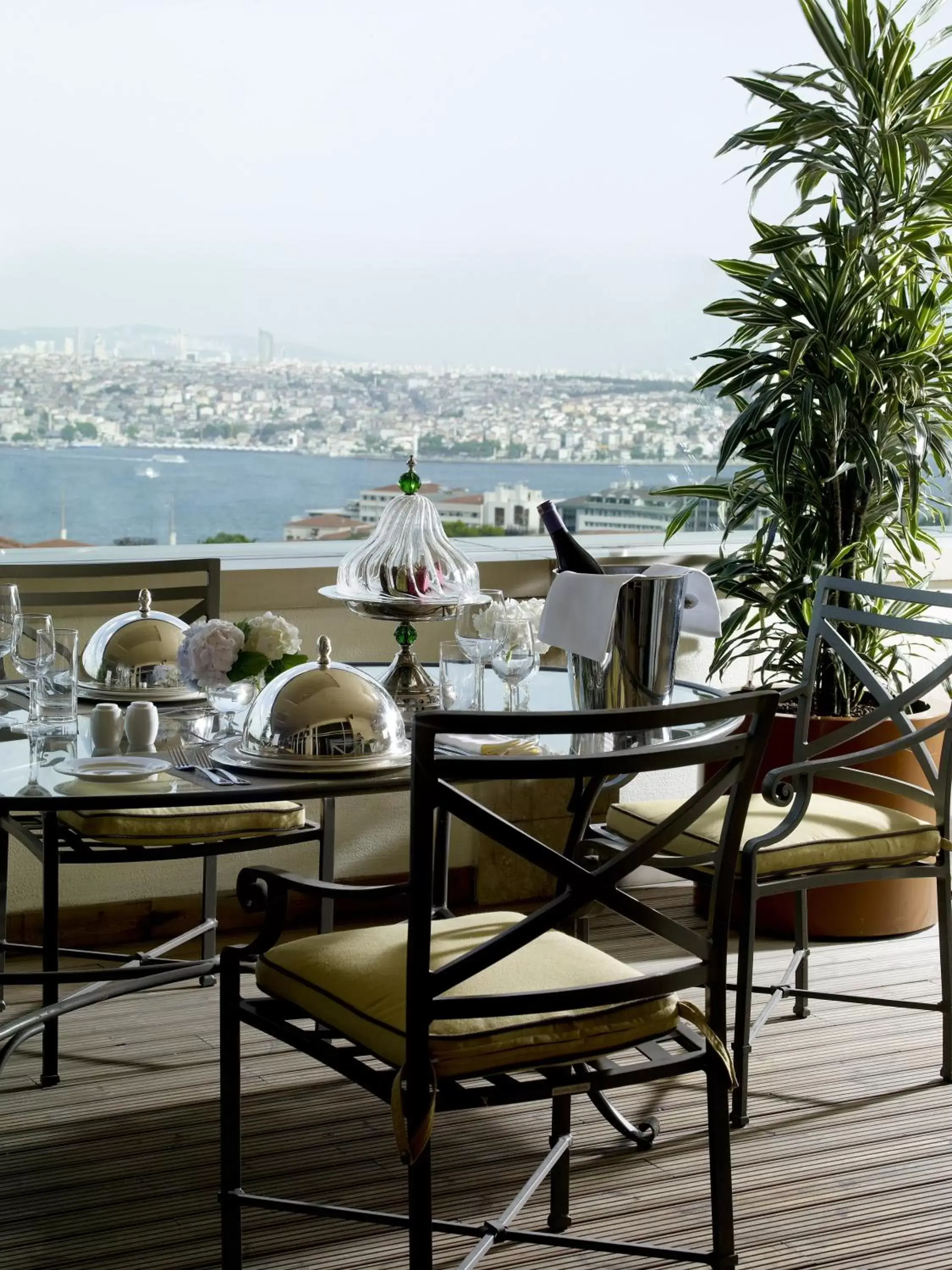 Balcony/Terrace, Restaurant/Places to Eat in Divan Istanbul