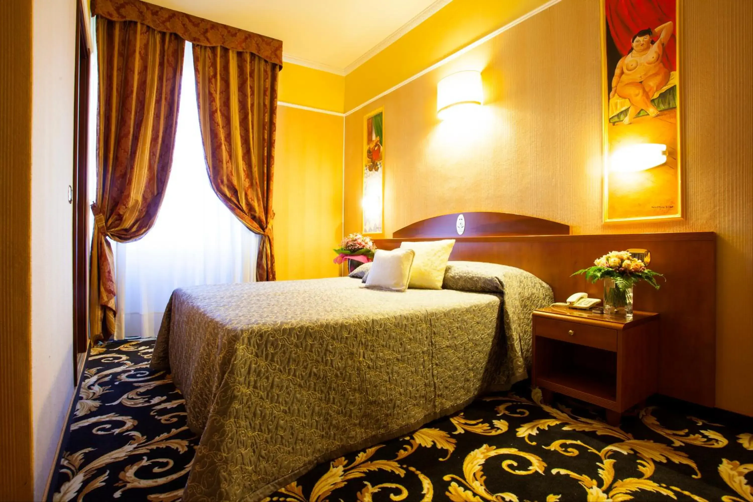 Day, Bed in Hotel Puccini