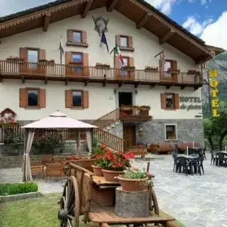 Property Building in Hotel Des Glaciers