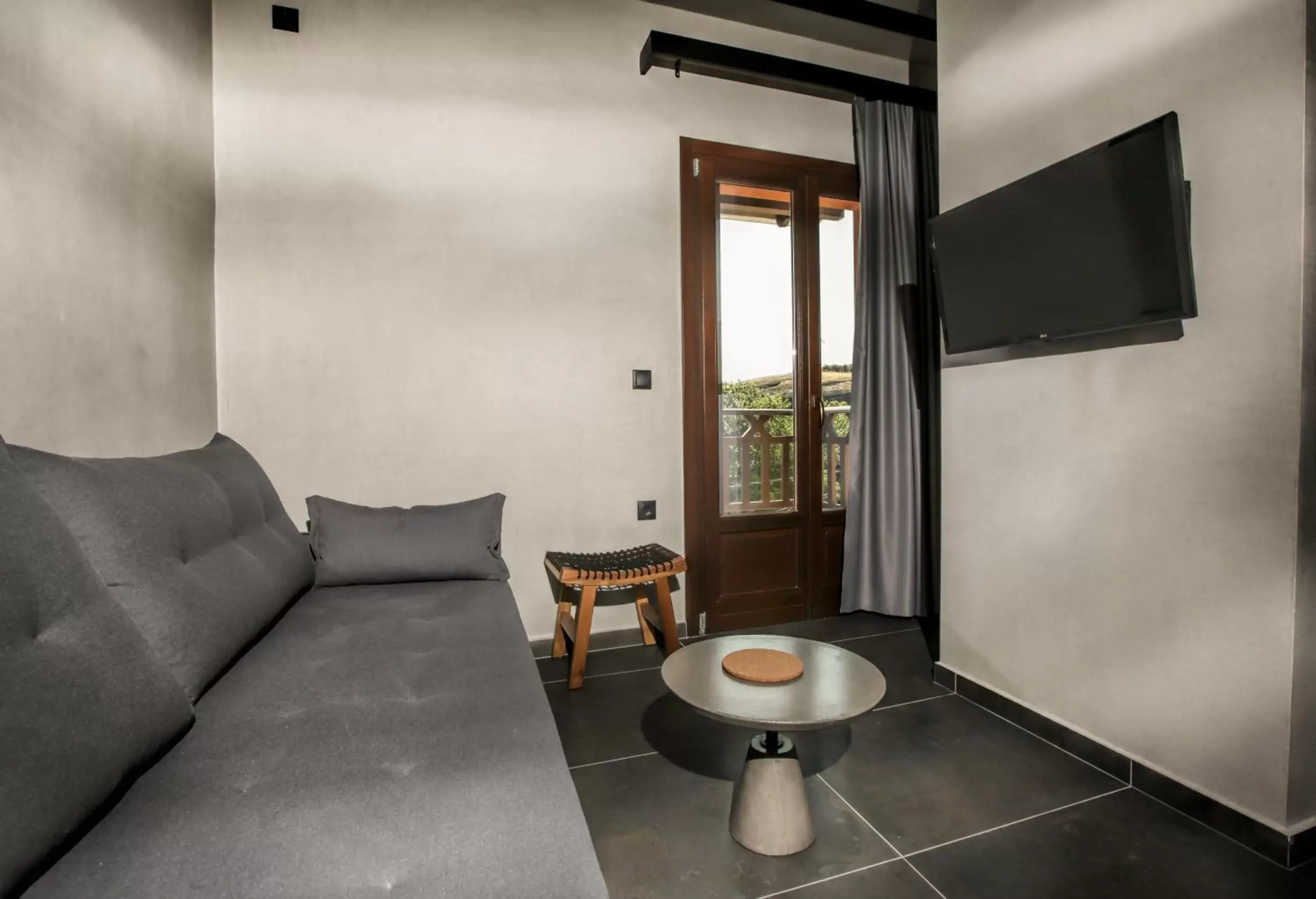 TV and multimedia, Seating Area in Meteora Heaven and Earth Kastraki premium suites