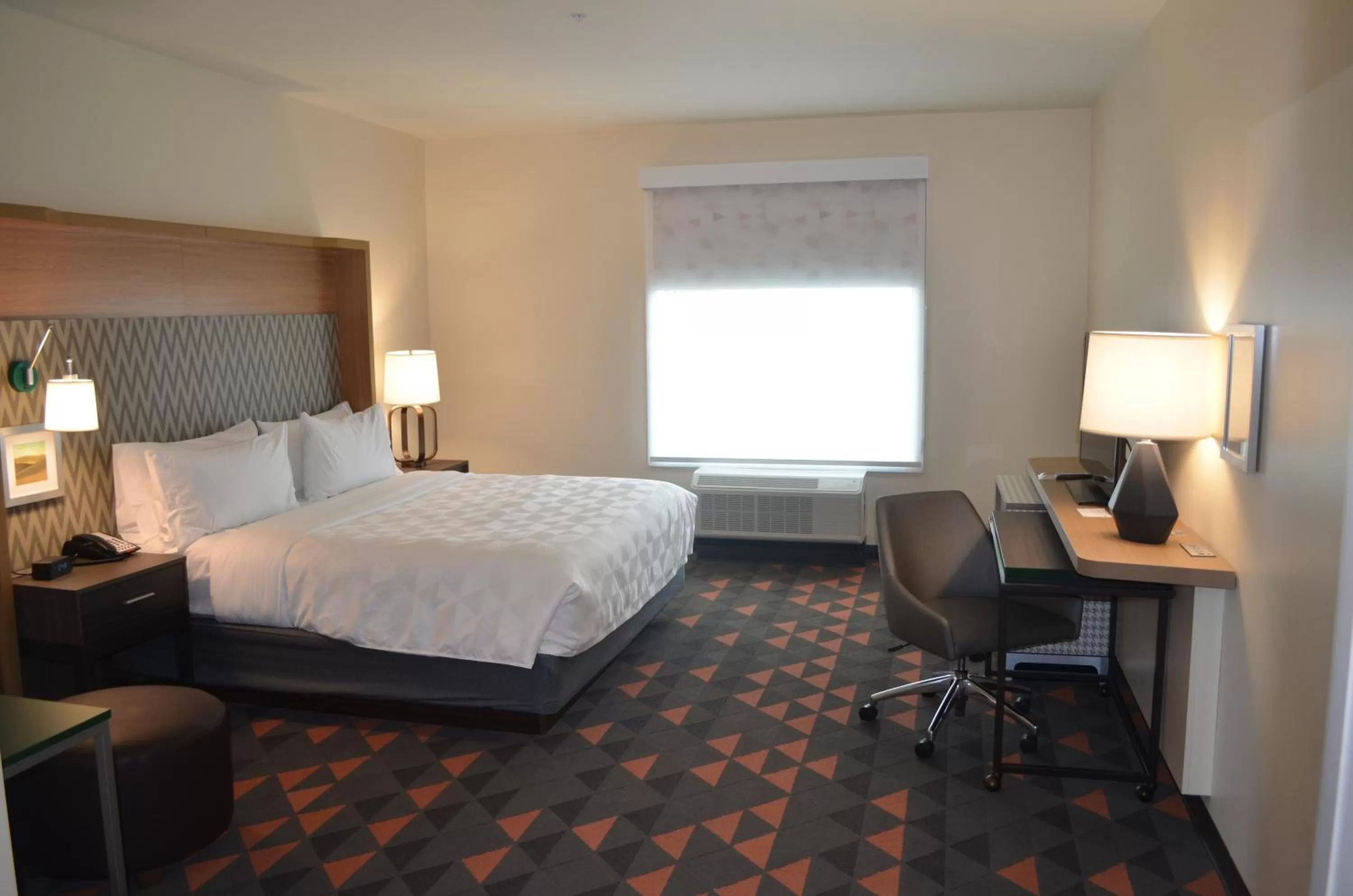 Photo of the whole room, Bed in Holiday Inn - NW Houston Beltway 8 by IHG