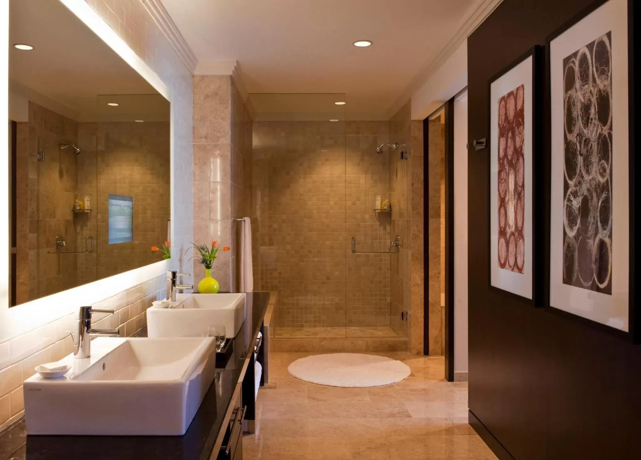 Photo of the whole room, Bathroom in Loews Atlanta Hotel