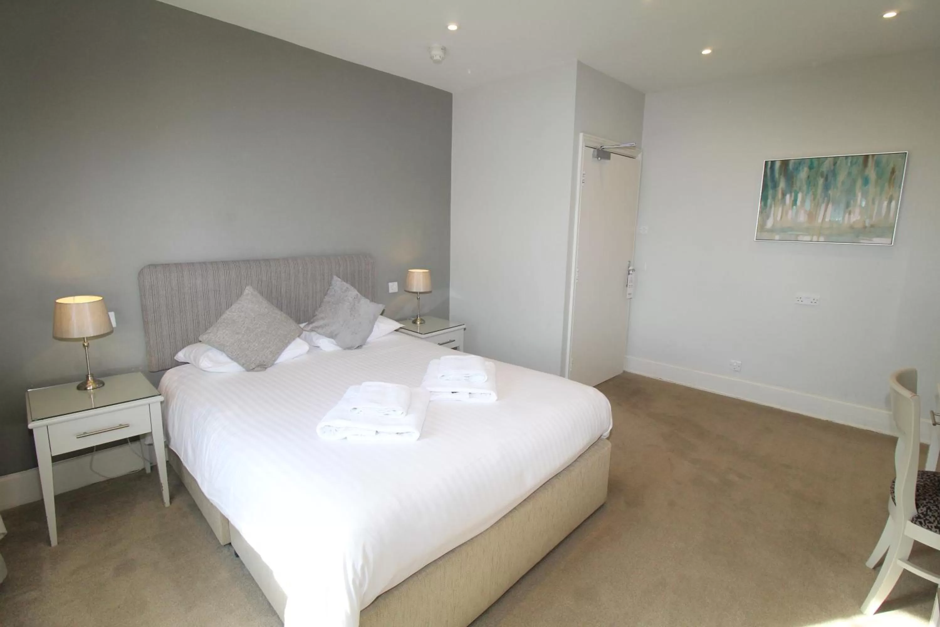 Bedroom, Bed in The Conningbrook Hotel