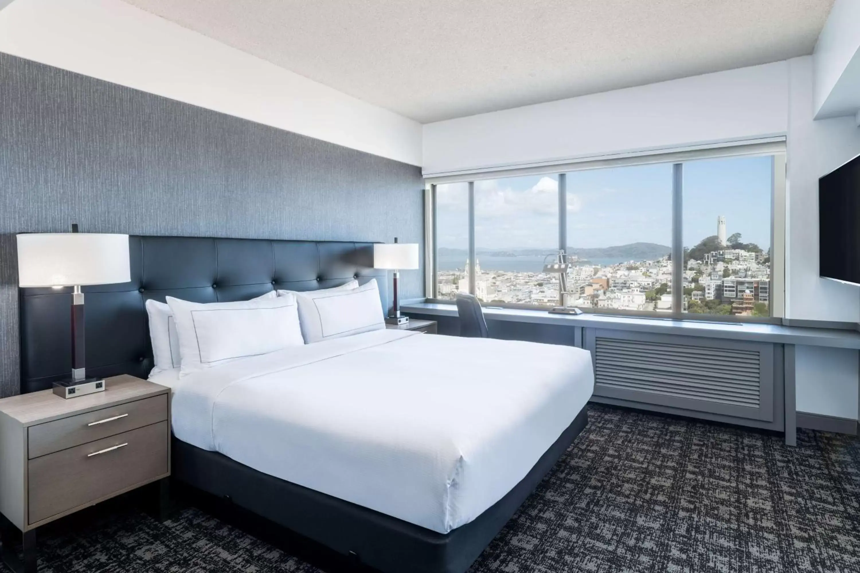 Bedroom, Bed in Hilton San Francisco Financial District