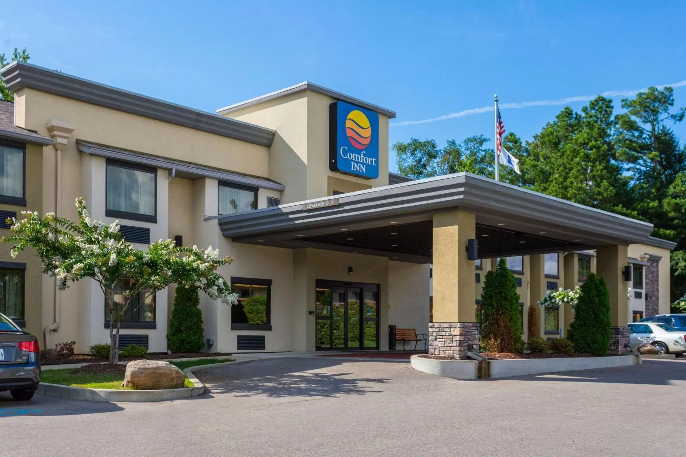 Property Building in Comfort Inn Tupelo