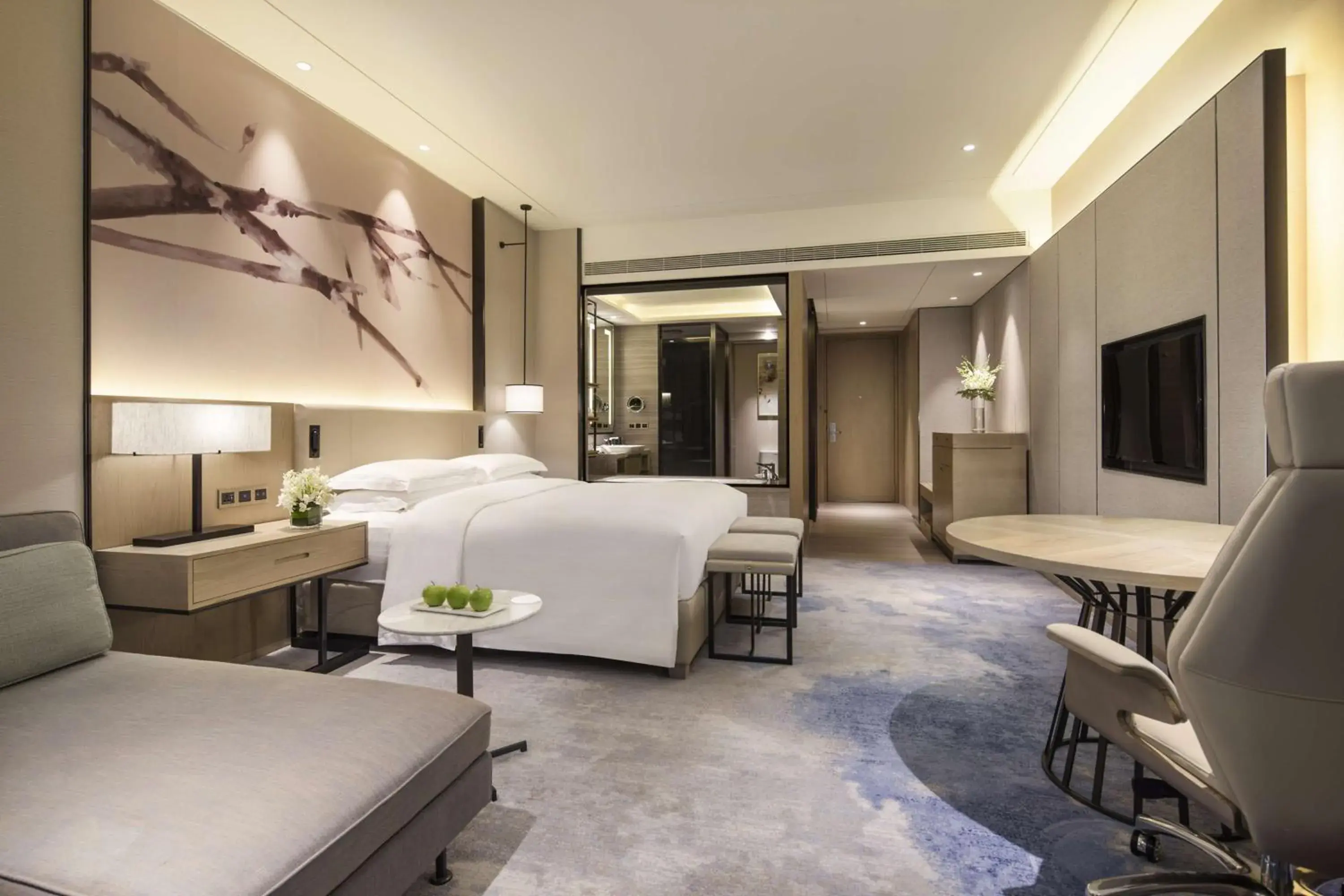 Bedroom, Bed in DoubleTree By Hilton Shenzhen Longhua
