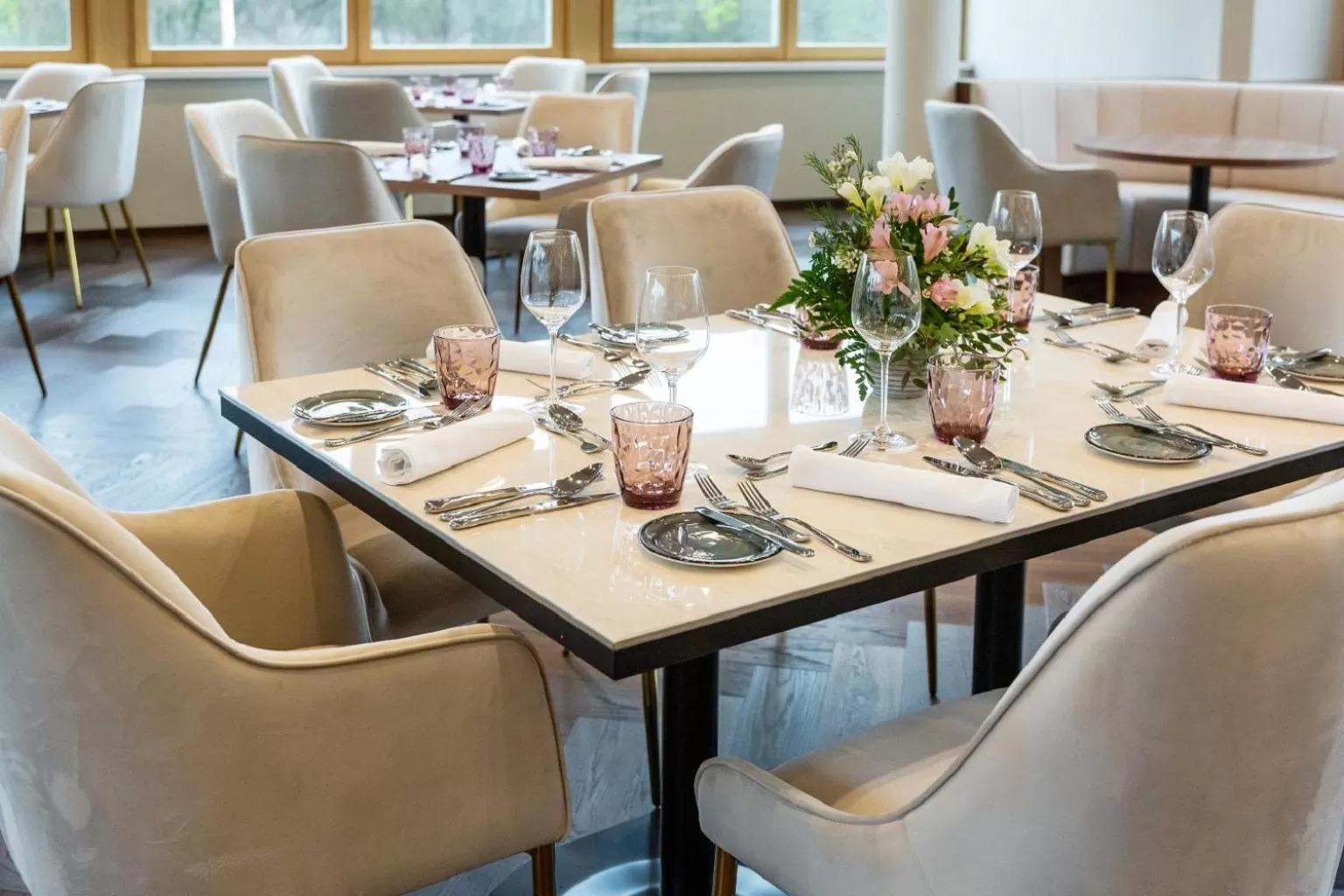 Restaurant/places to eat in Hotel Schloss Hernstein