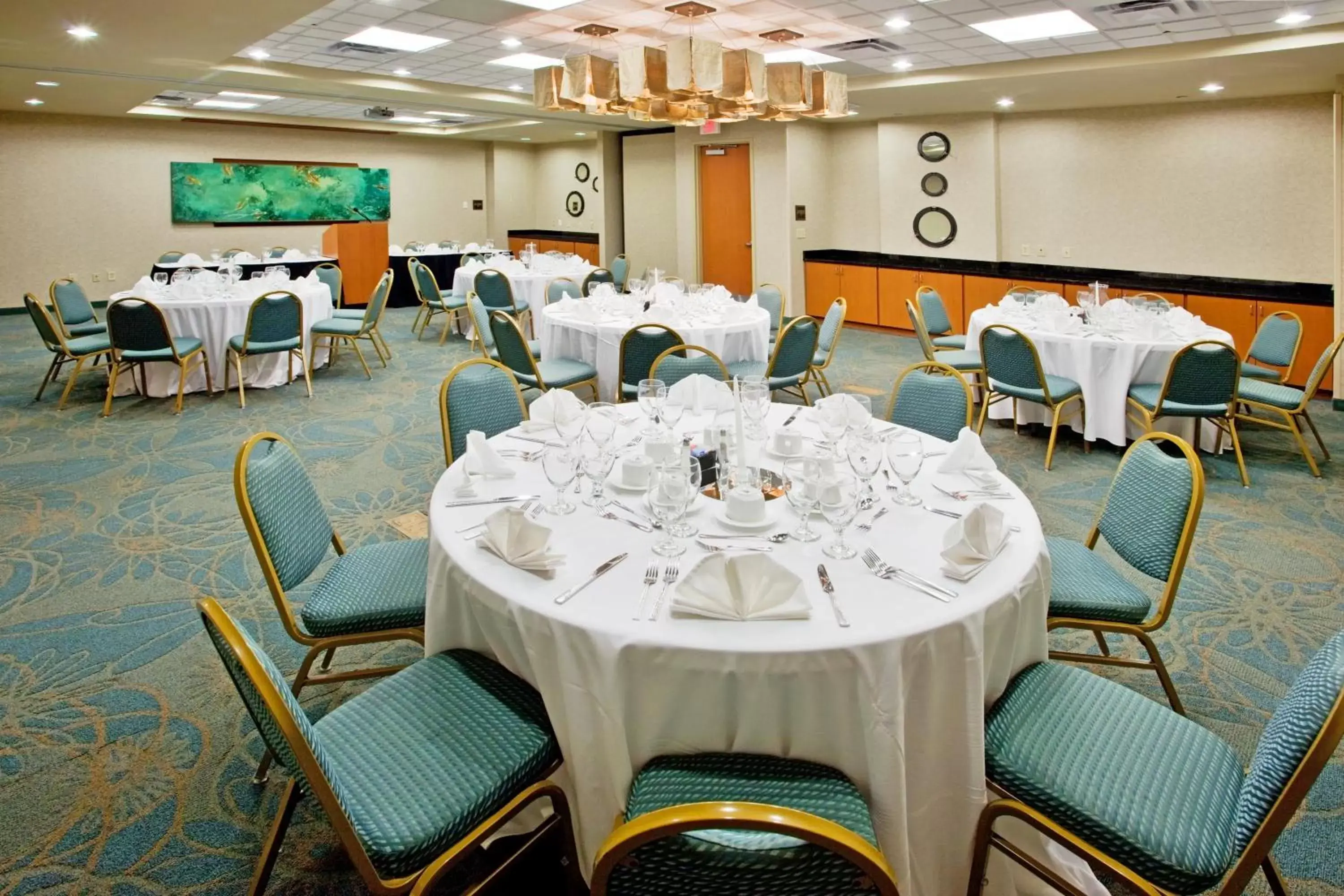Banquet/Function facilities, Restaurant/Places to Eat in Holiday Inn Hotel & Suites Gateway, an IHG Hotel