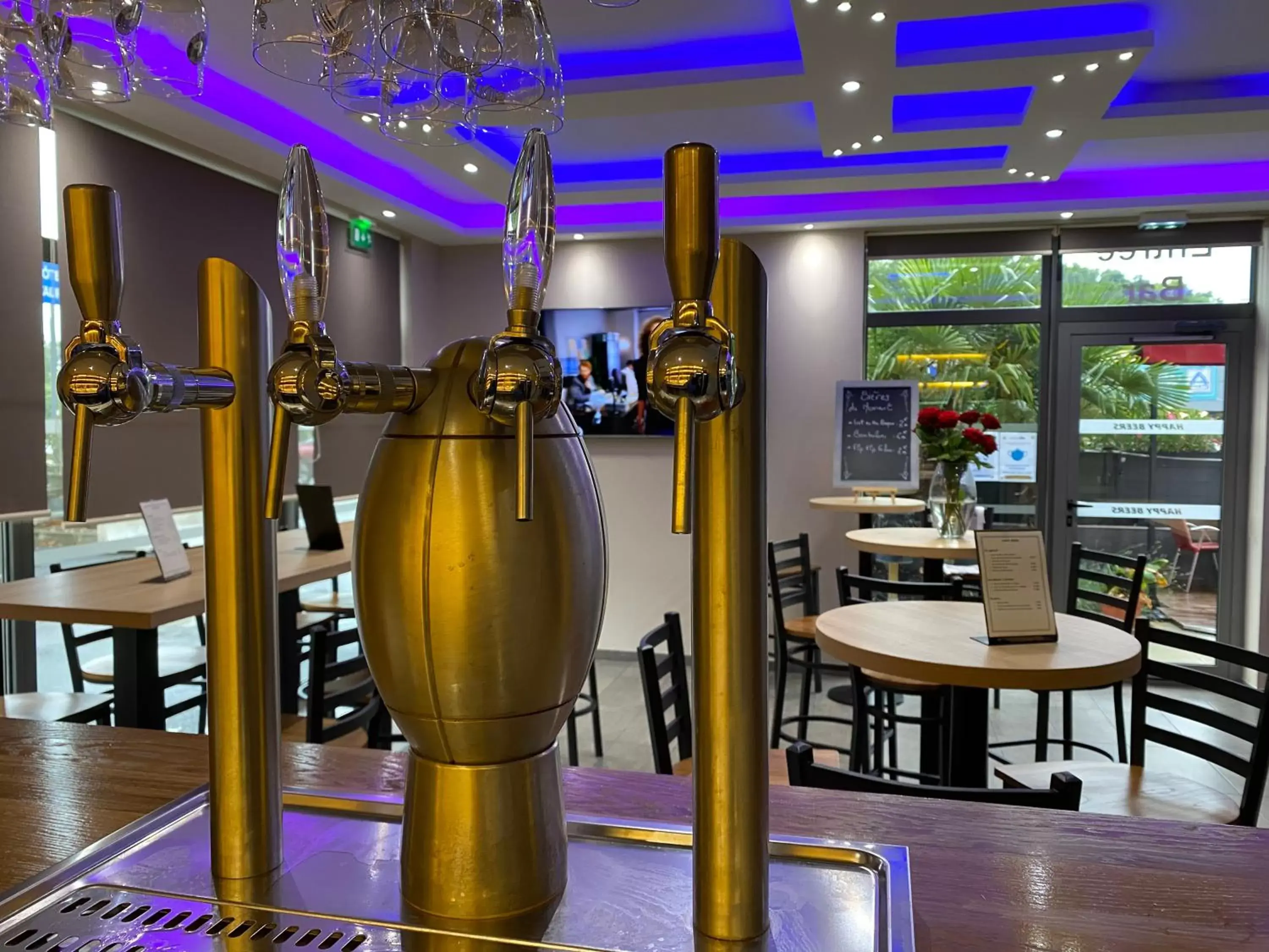 Lounge or bar, Restaurant/Places to Eat in Brit Hotel Brive La Gaillarde - Restaurant La Limousine