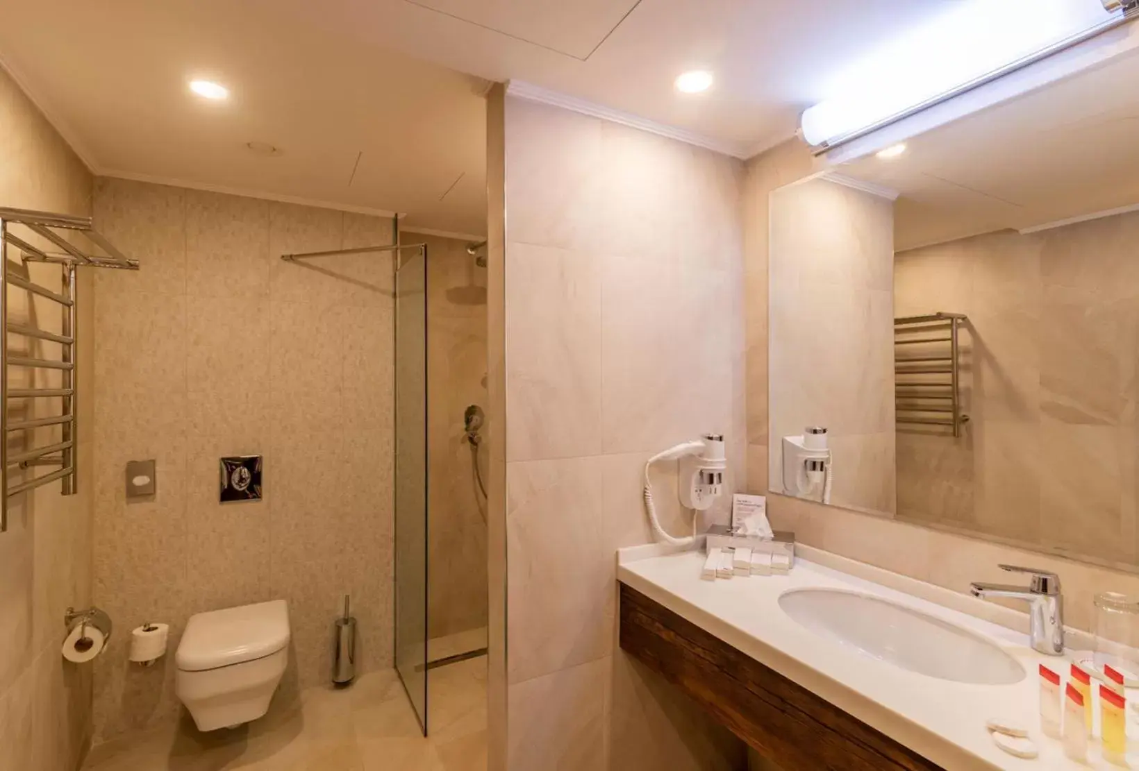 Bathroom in Ramada Hotel & Suites by Wyndham Yerevan