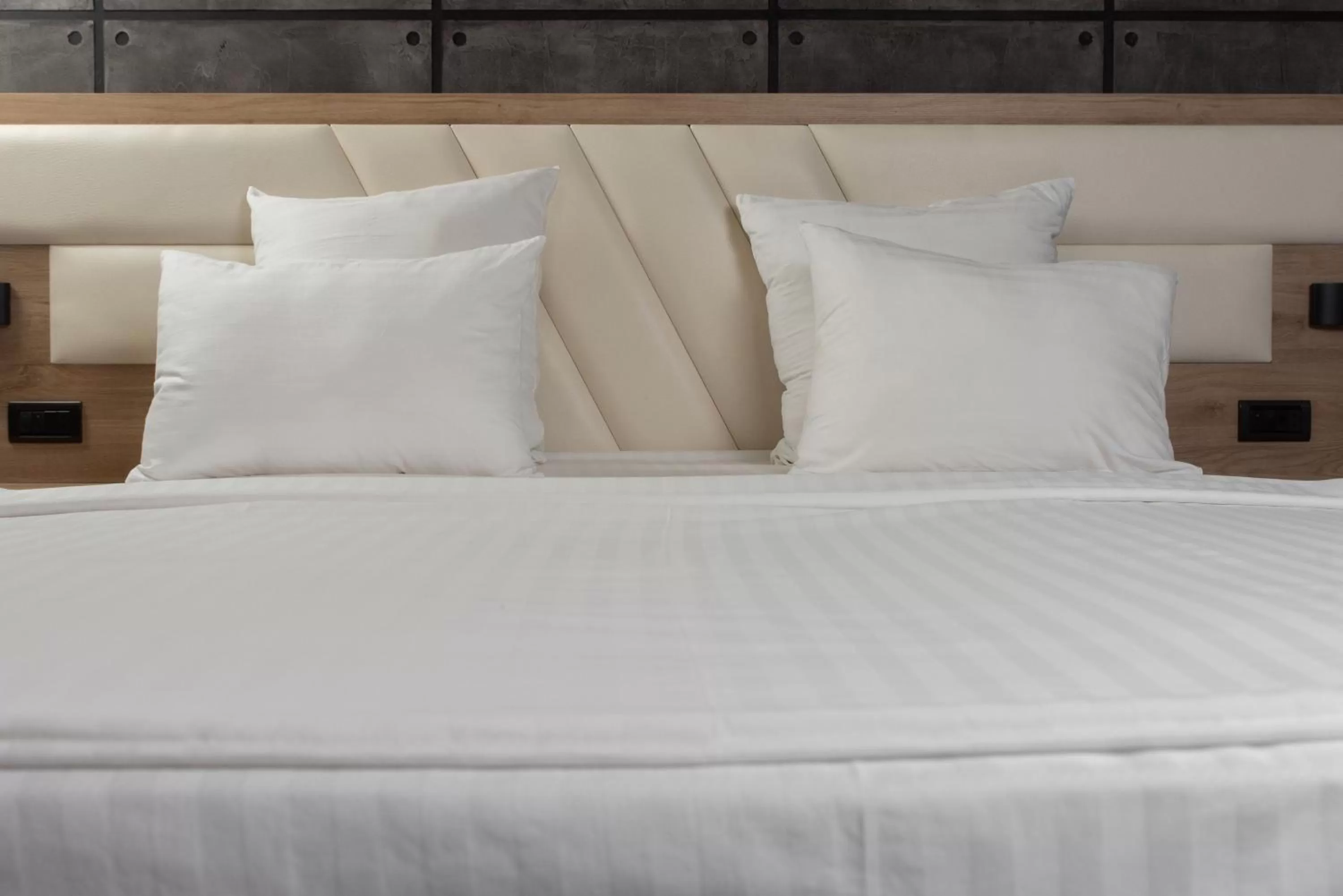 Bed in Avan Plaza Hotel