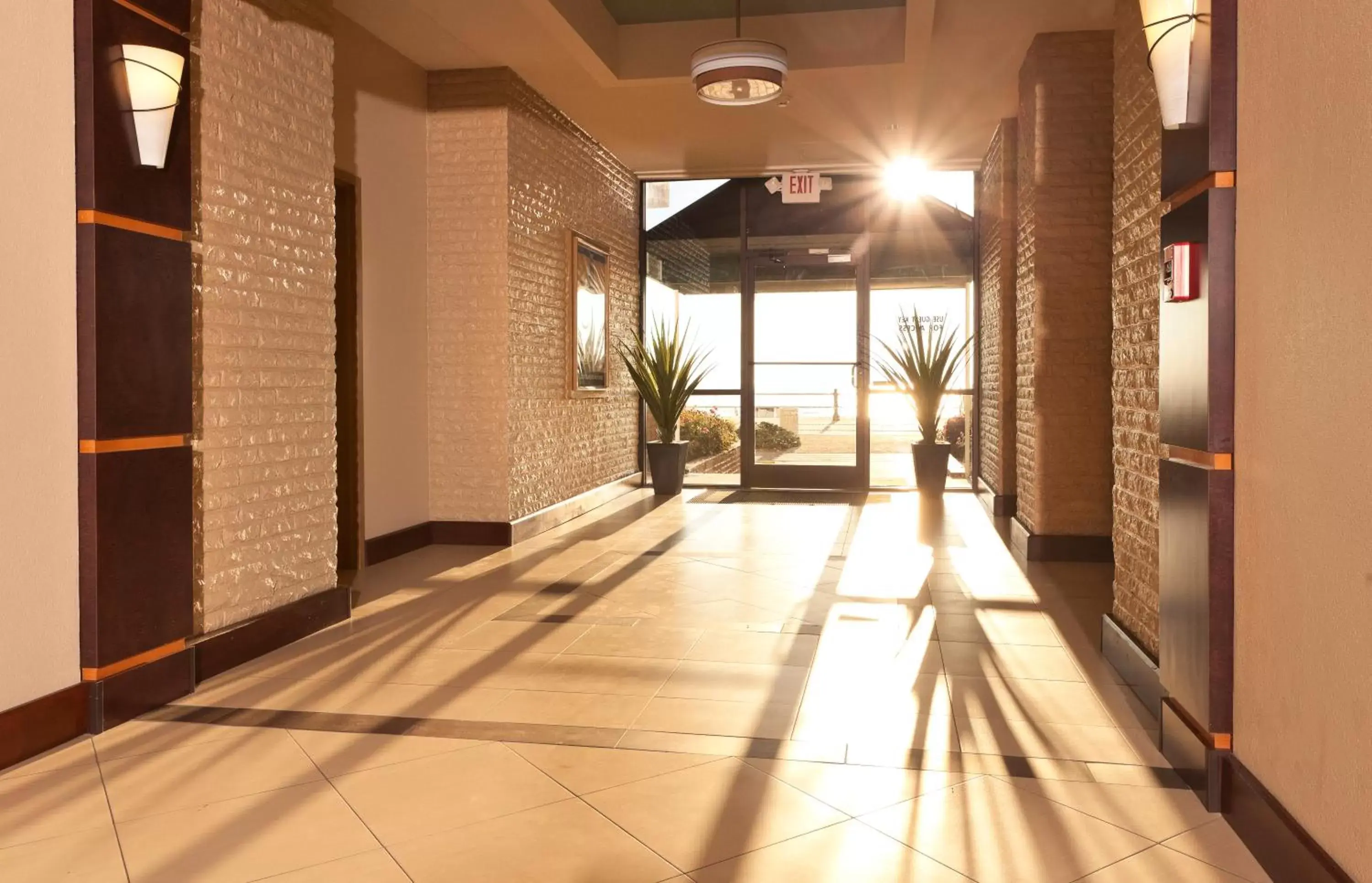 Lobby or reception in Country Inn & Suites by Radisson, Virginia Beach (Oceanfront), VA